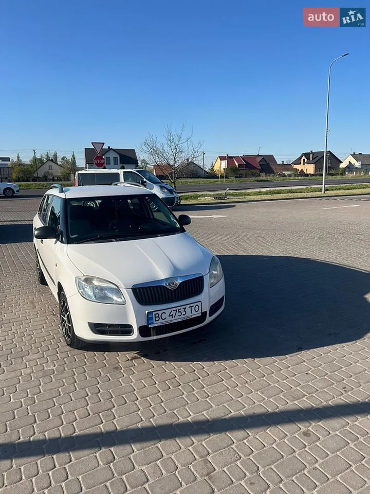 2010 Skoda Fabia - мініатюра 30