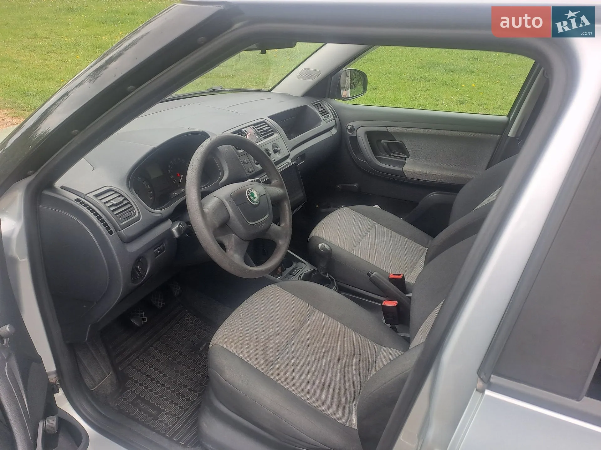 2011 Skoda Fabia - мініатюра 3