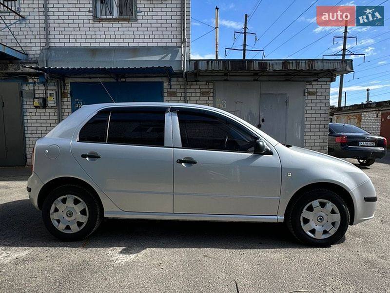 Хэтчбек Skoda Fabia 2006 в Киеве