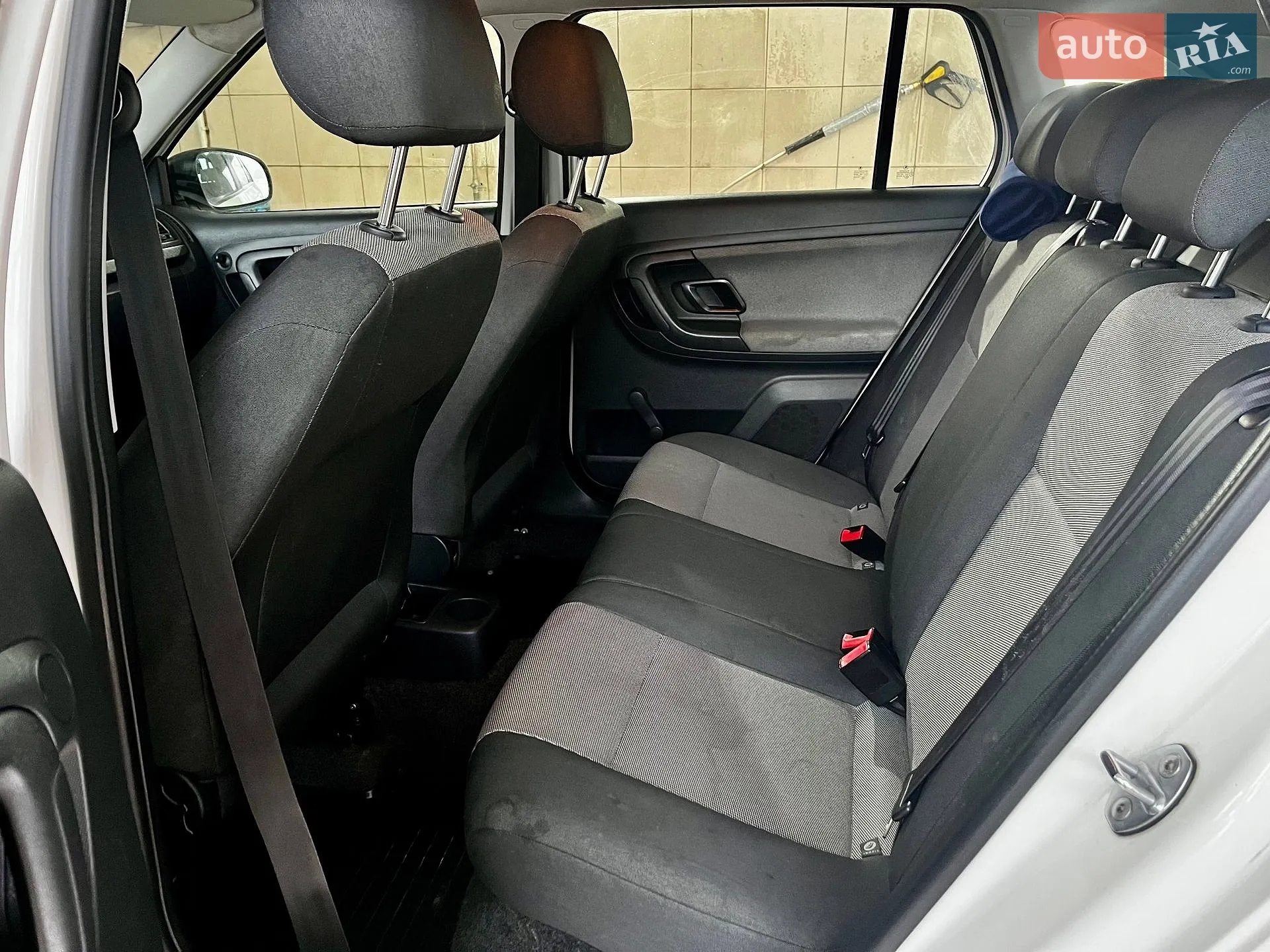2012 Skoda Fabia - мініатюра 4