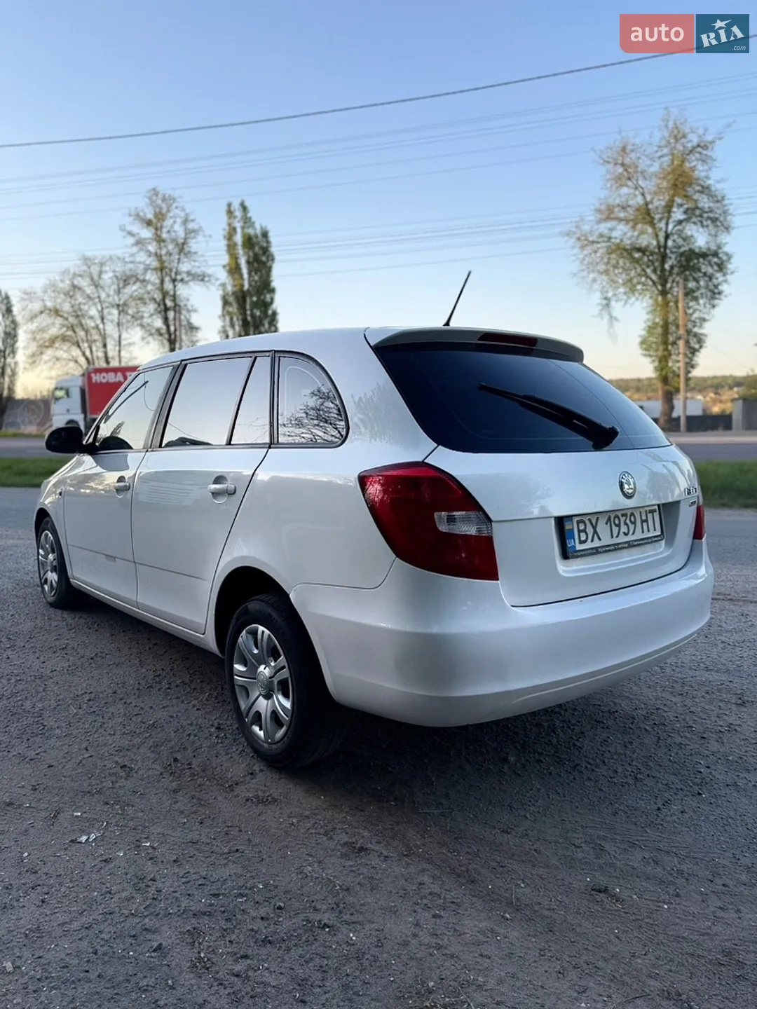 2012 Skoda Fabia - мініатюра 3