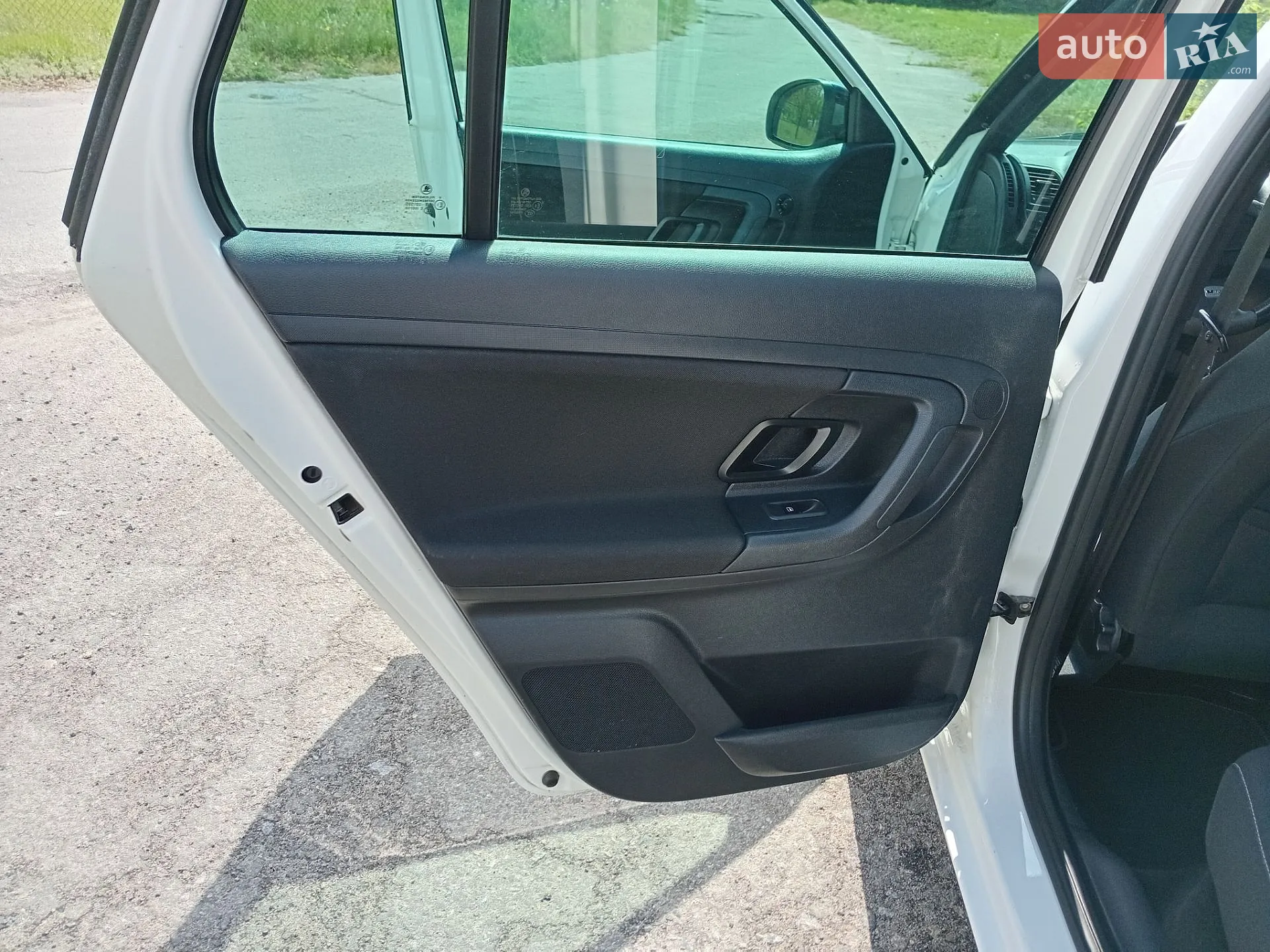 2011 Skoda Fabia - мініатюра 26