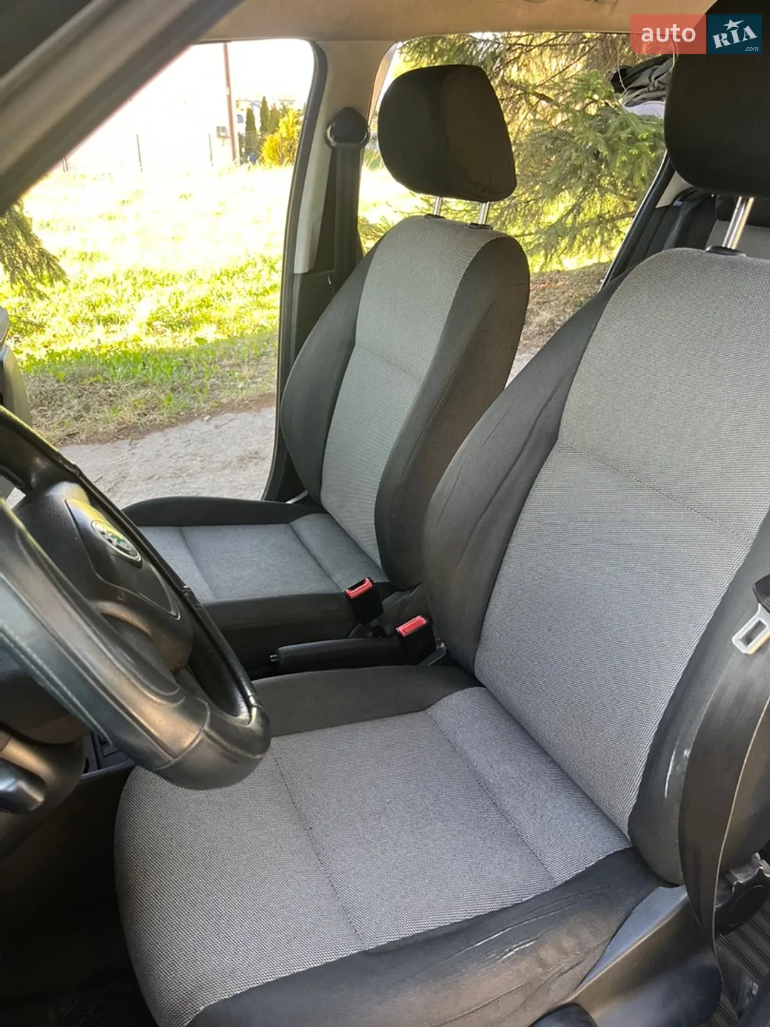 2011 Skoda Fabia - мініатюра 10