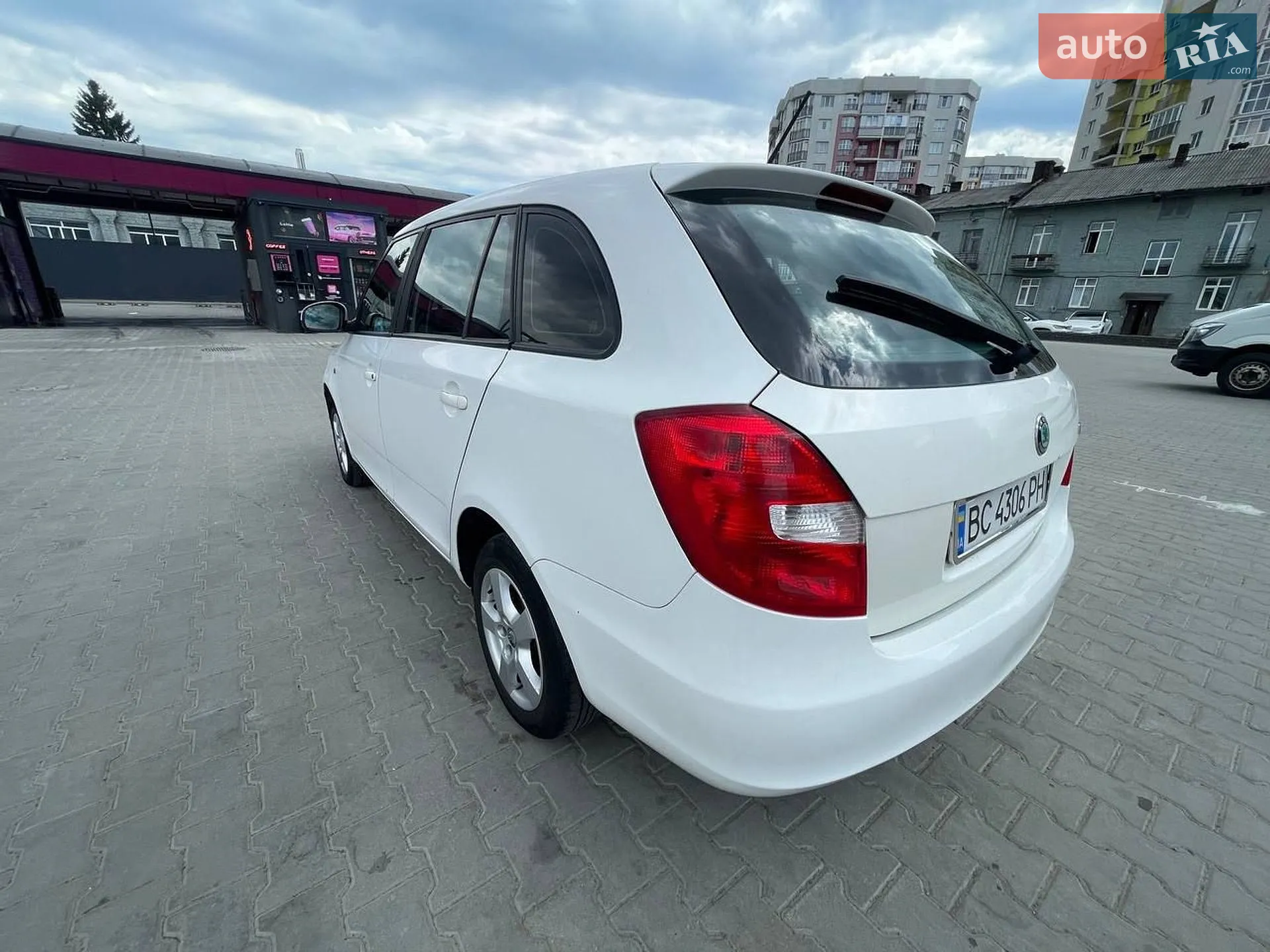 2011 Skoda Fabia - мініатюра 4