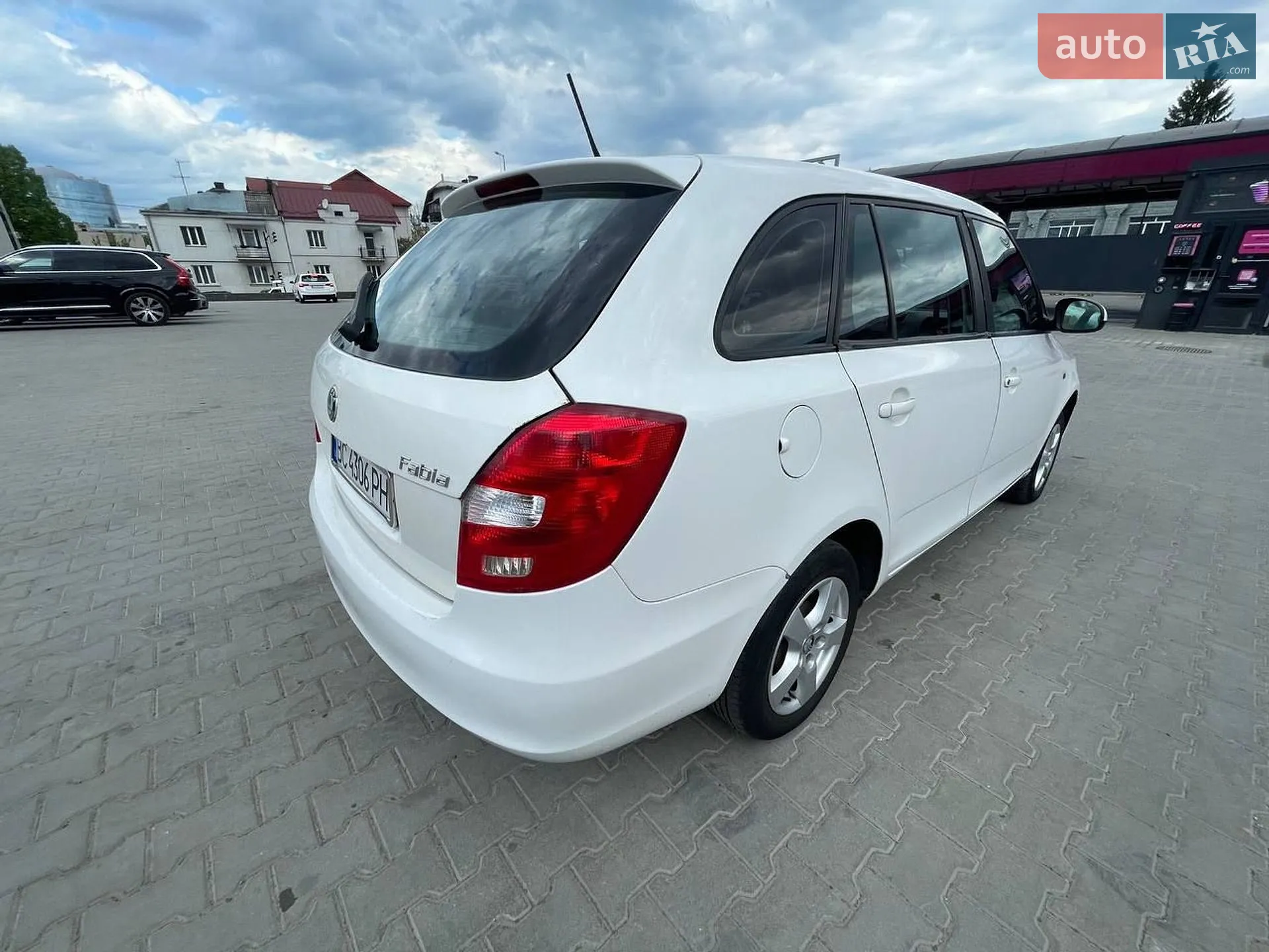 2011 Skoda Fabia - мініатюра 3