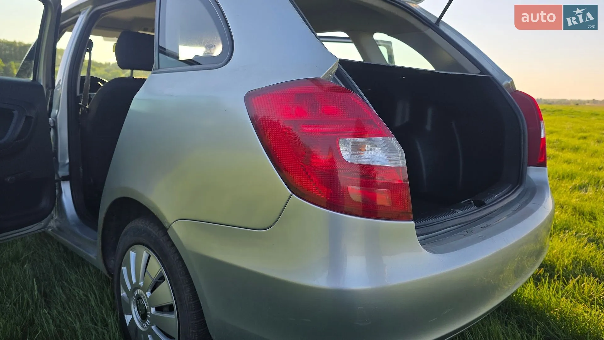 2011 Skoda Fabia - мініатюра 13
