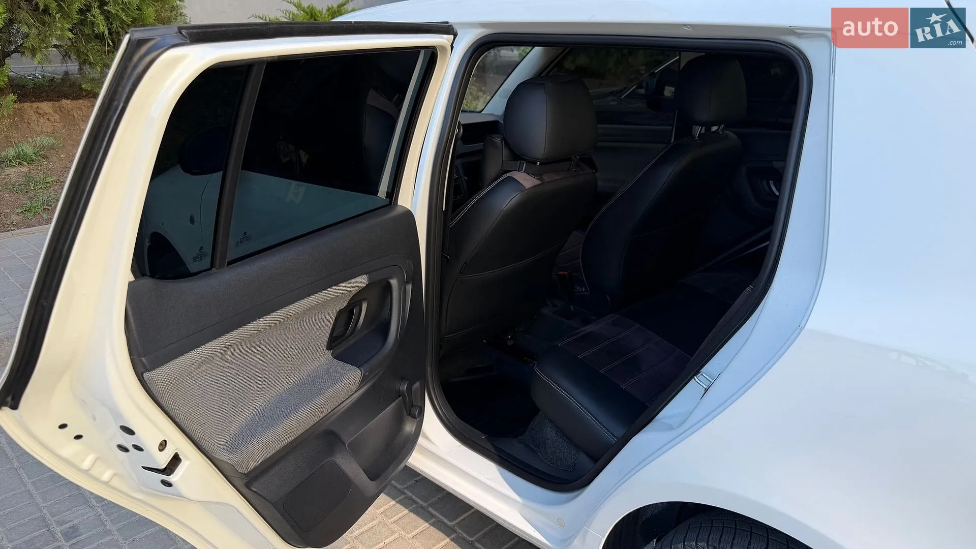 2012 Skoda Fabia - мініатюра 4