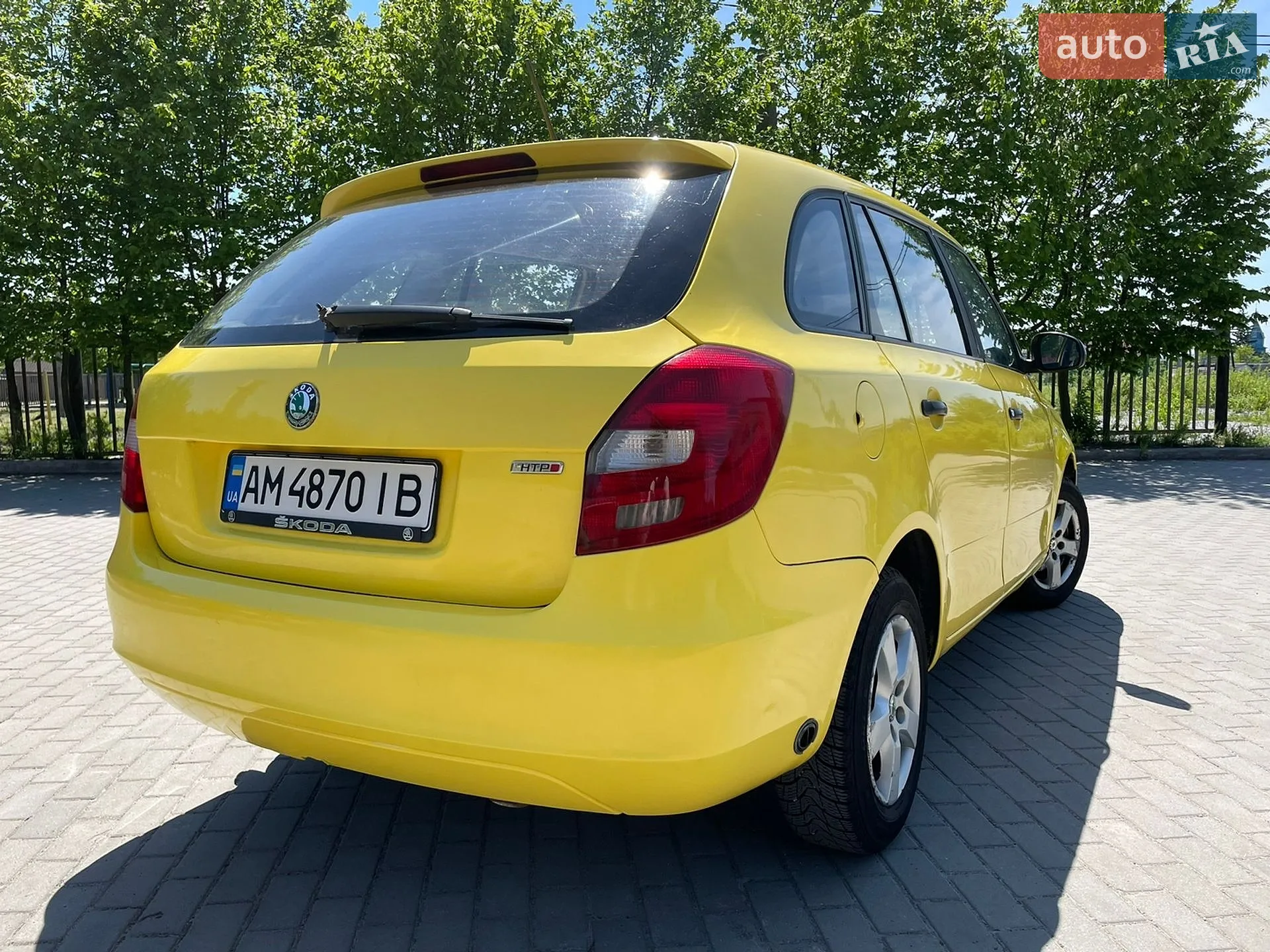 2011 Skoda Fabia - мініатюра 3