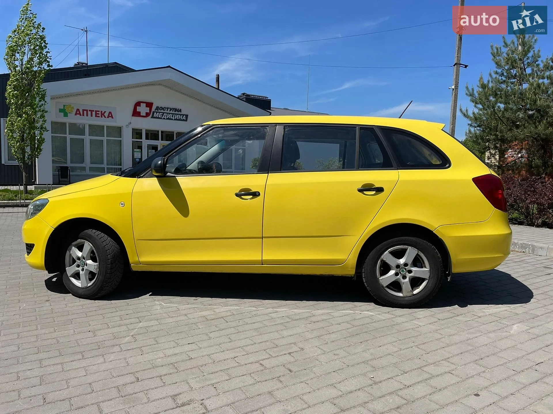 2011 Skoda Fabia - мініатюра 8
