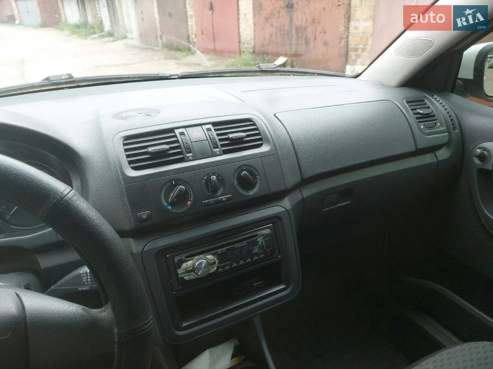 2012 Skoda Fabia - мініатюра 24