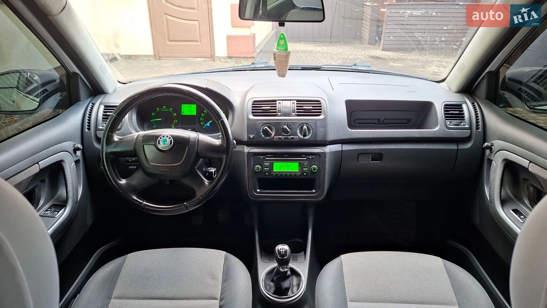 2010 Skoda Fabia - мініатюра 8