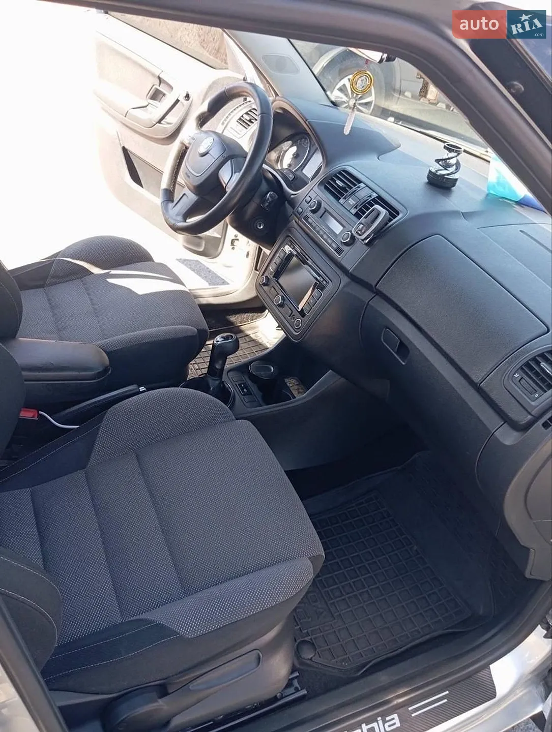2011 Skoda Fabia - мініатюра 4