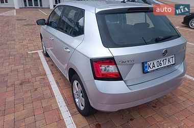 Хэтчбек Skoda Fabia 2017 в Киеве