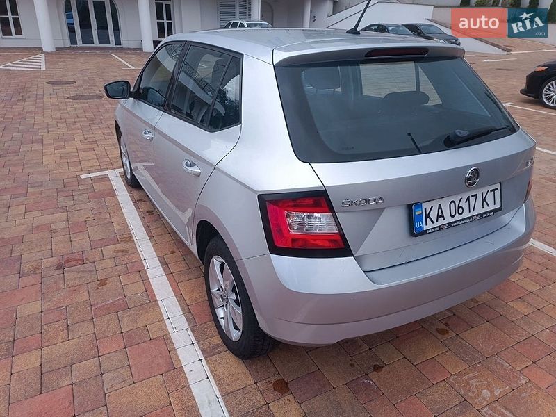 Хэтчбек Skoda Fabia 2017 в Киеве