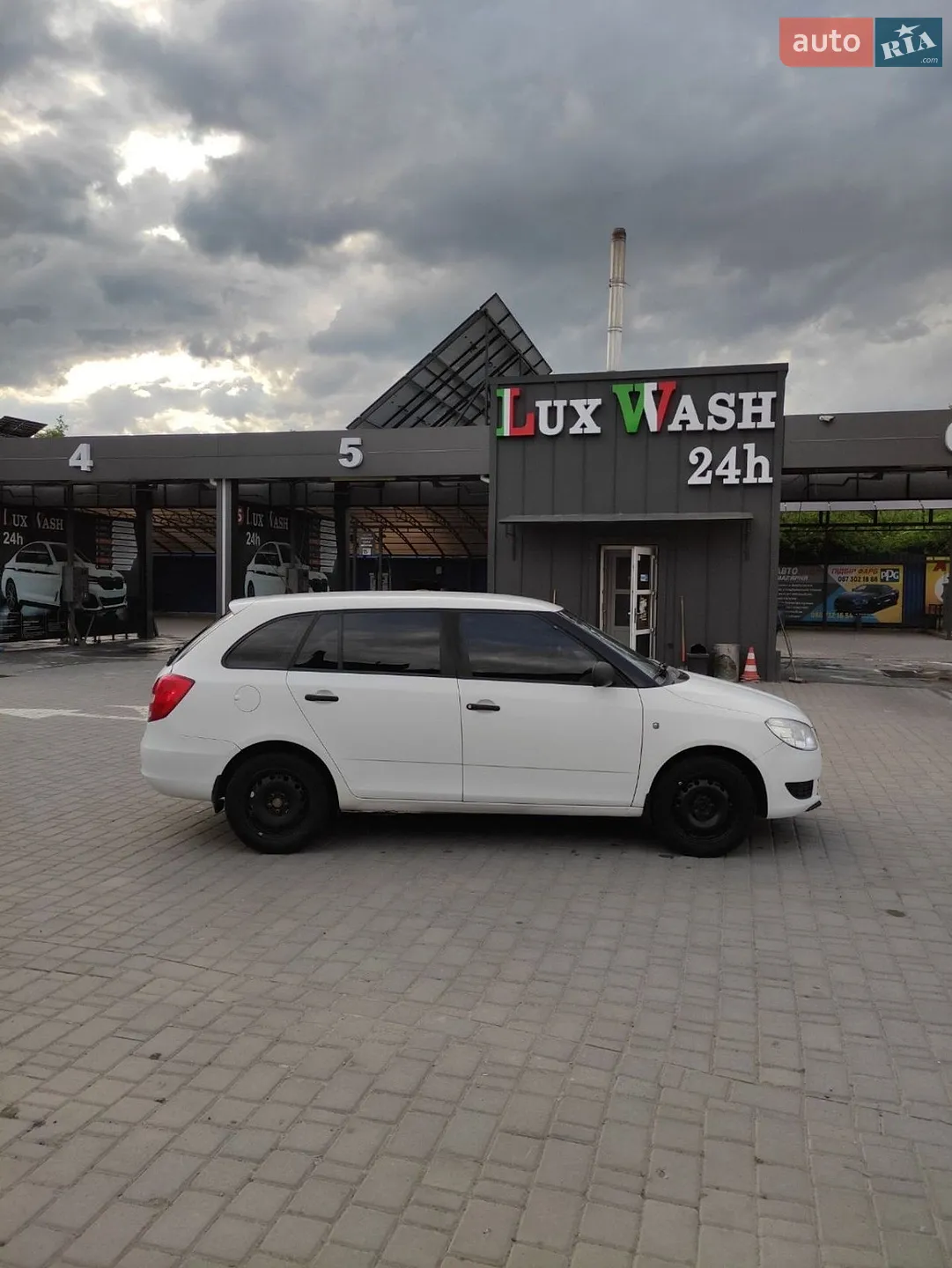 2010 Skoda Fabia - мініатюра 6