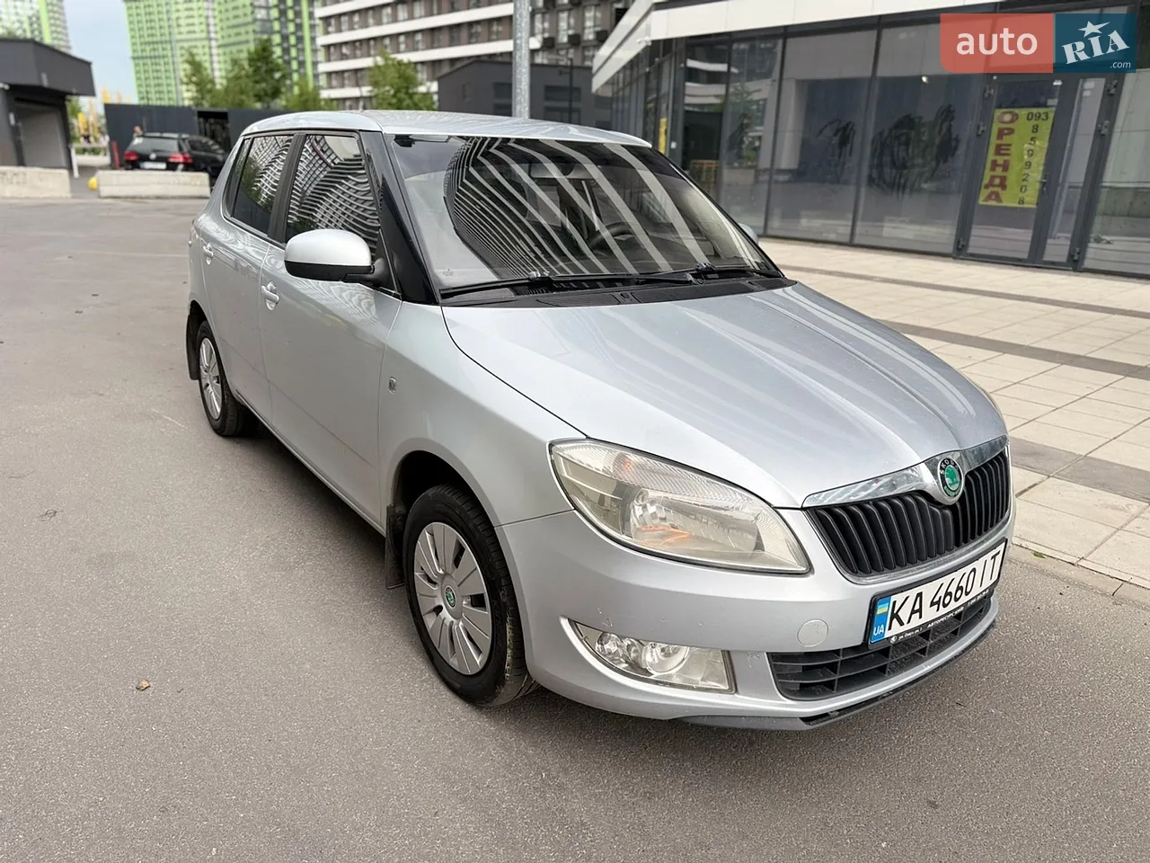 2011 Skoda Fabia - мініатюра 8