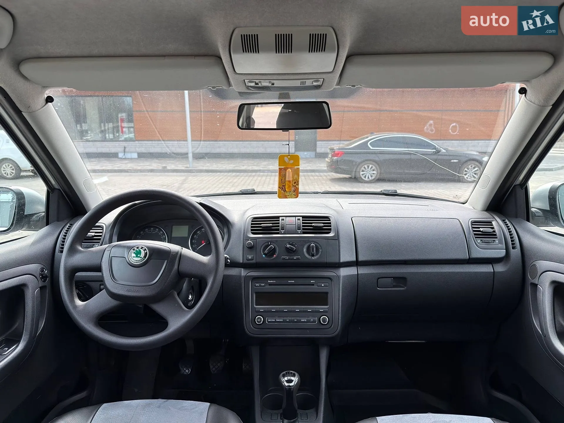 2011 Skoda Fabia - мініатюра 10