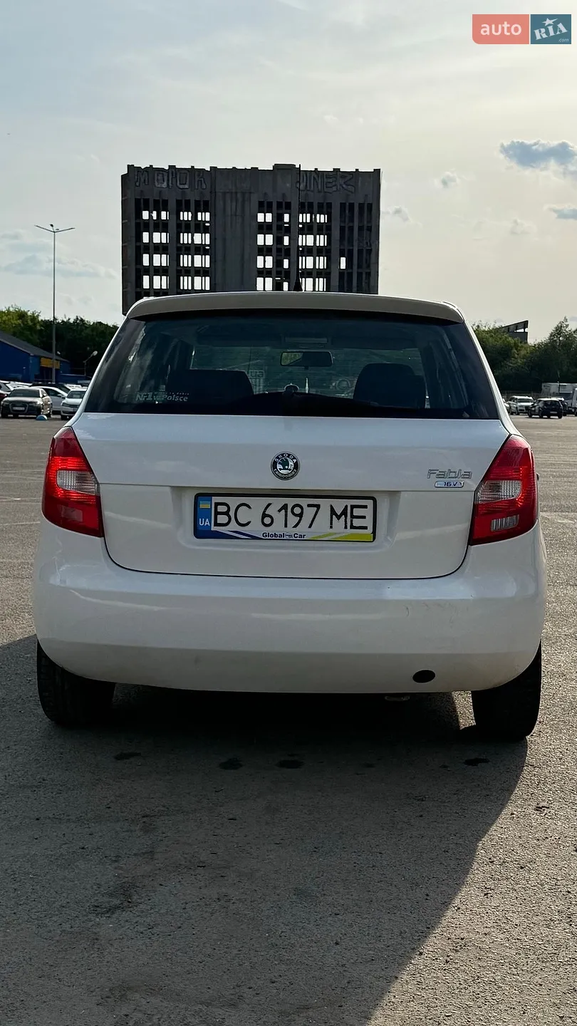 2010 Skoda Fabia - мініатюра 5