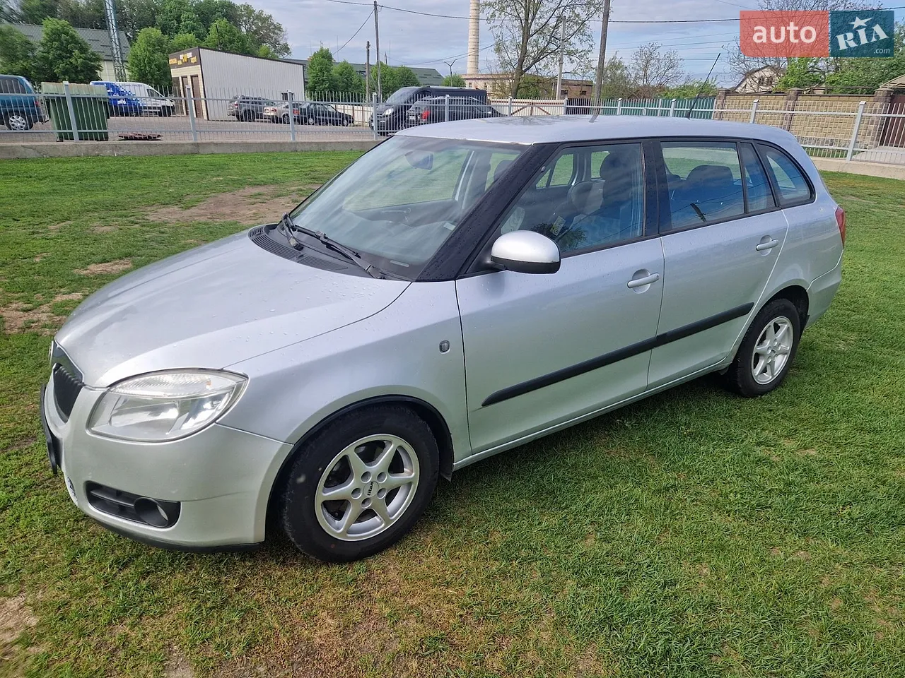 2010 Skoda Fabia - мініатюра 10