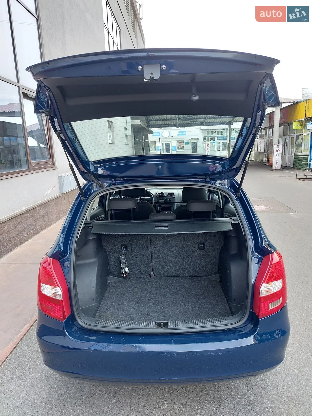 2011 Skoda Fabia - мініатюра 8