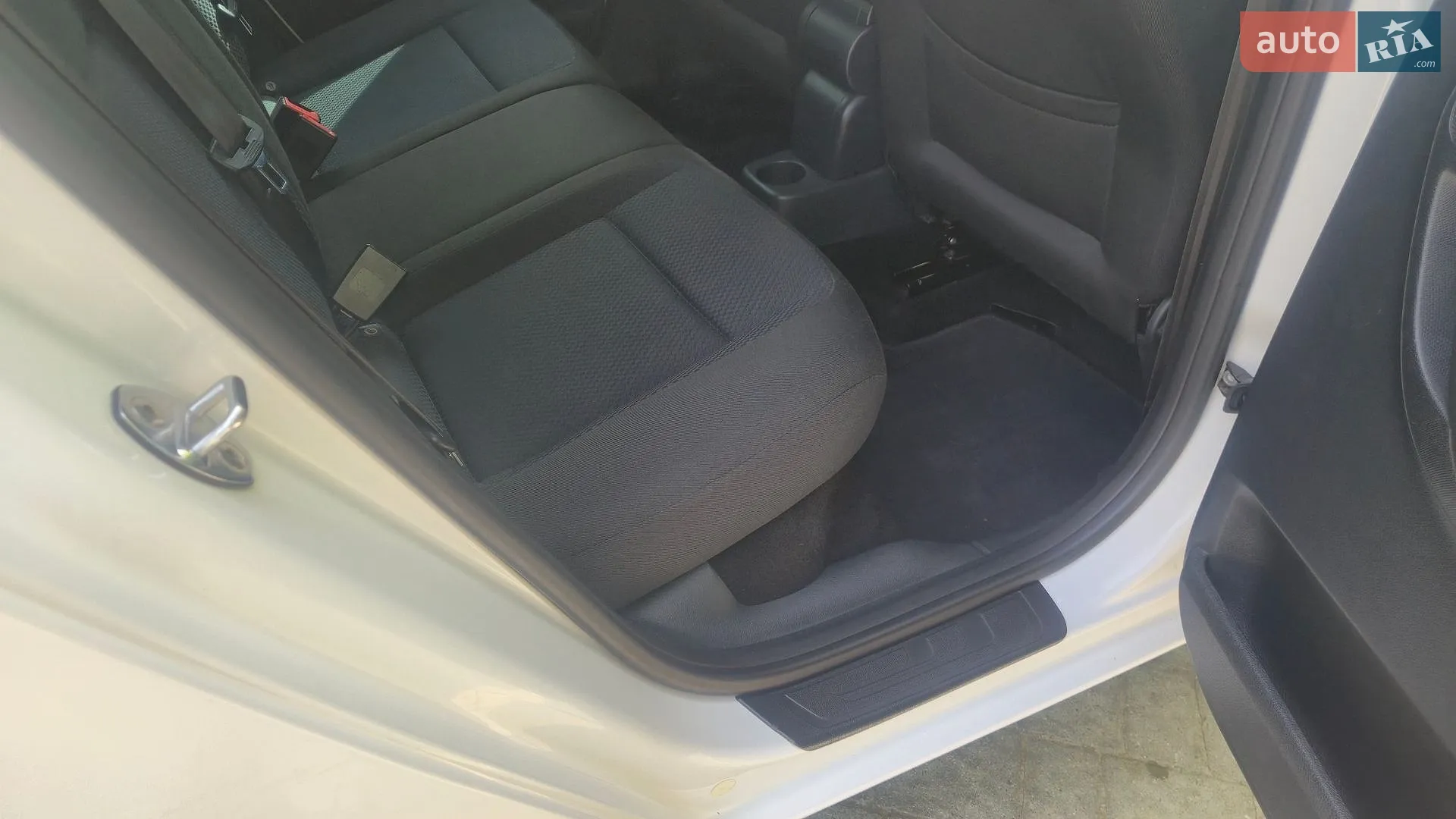 Skoda Fabia 2012 VIN TMBJJ25J6C3120063 фото оголошення 76 з 99