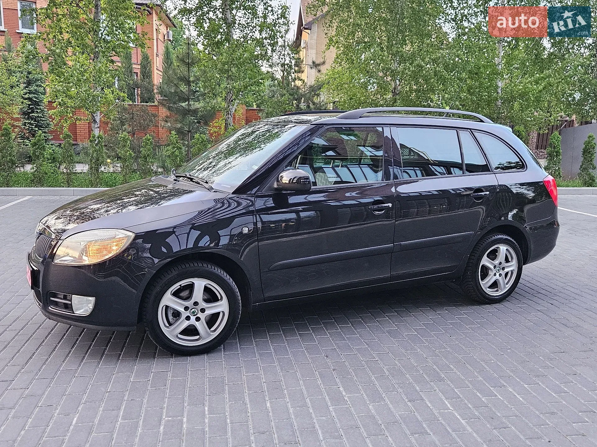 2010 Skoda Fabia - мініатюра 3