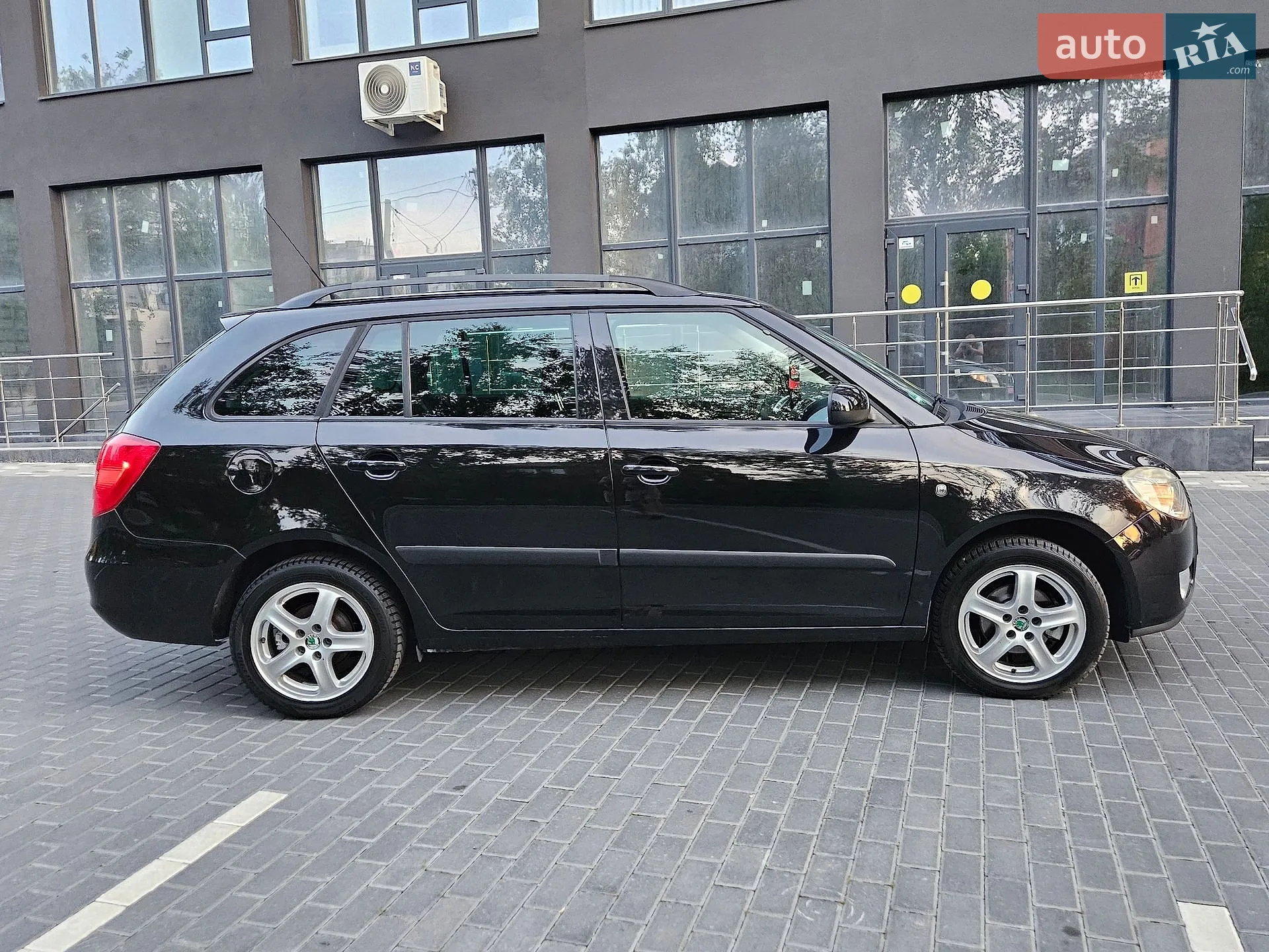 2010 Skoda Fabia - мініатюра 13