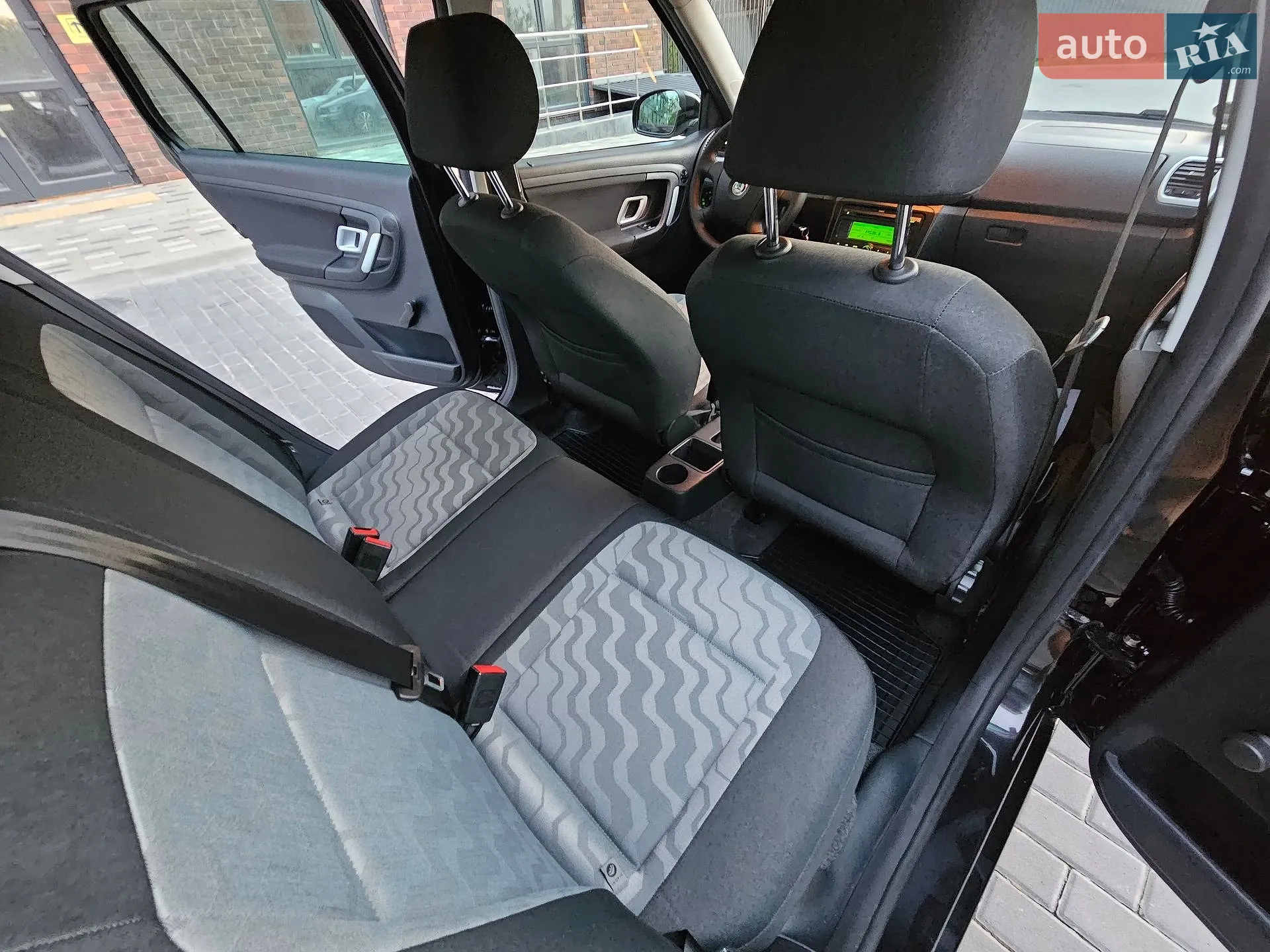 2010 Skoda Fabia - мініатюра 46