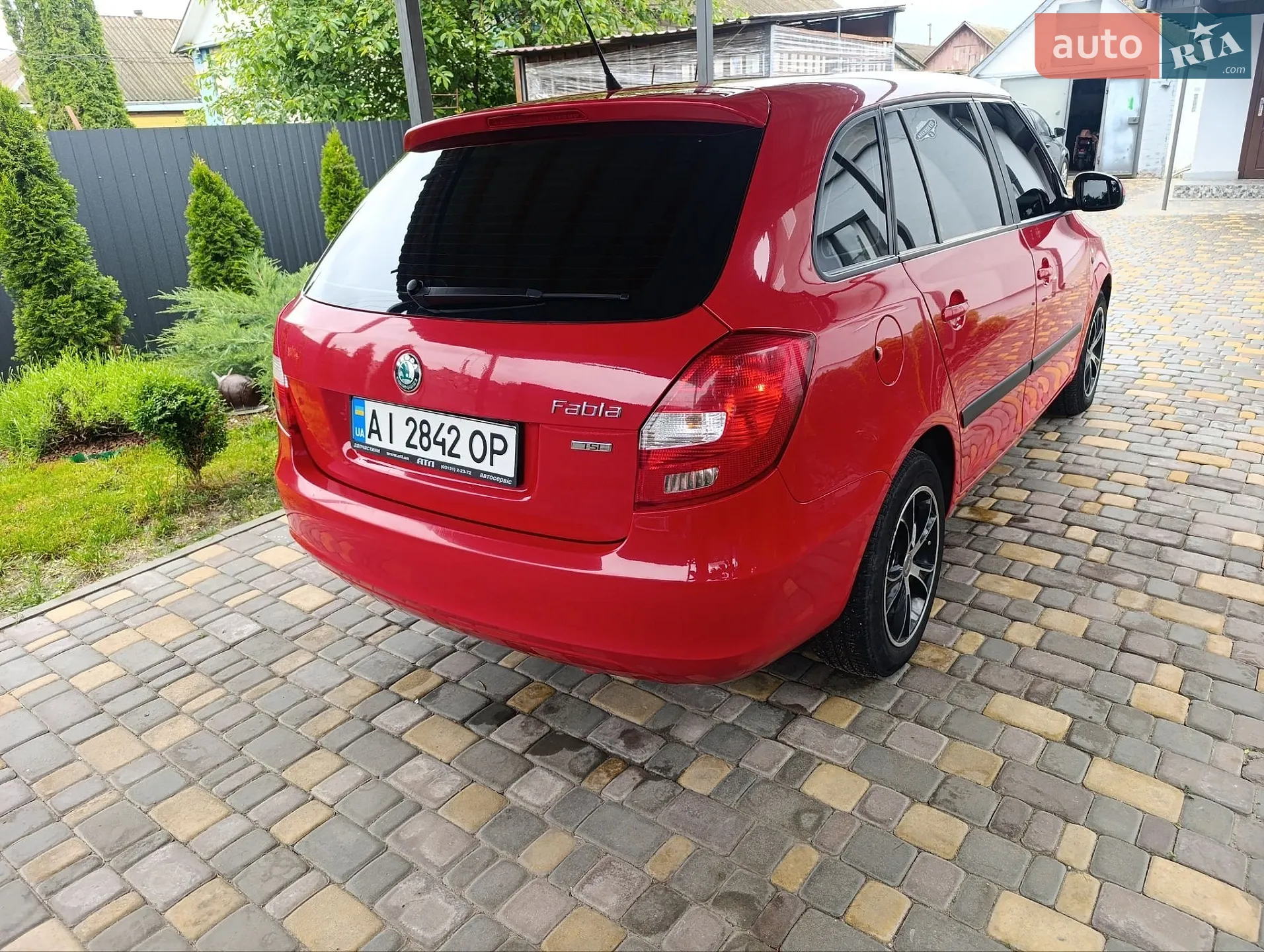 2011 Skoda Fabia - мініатюра 2