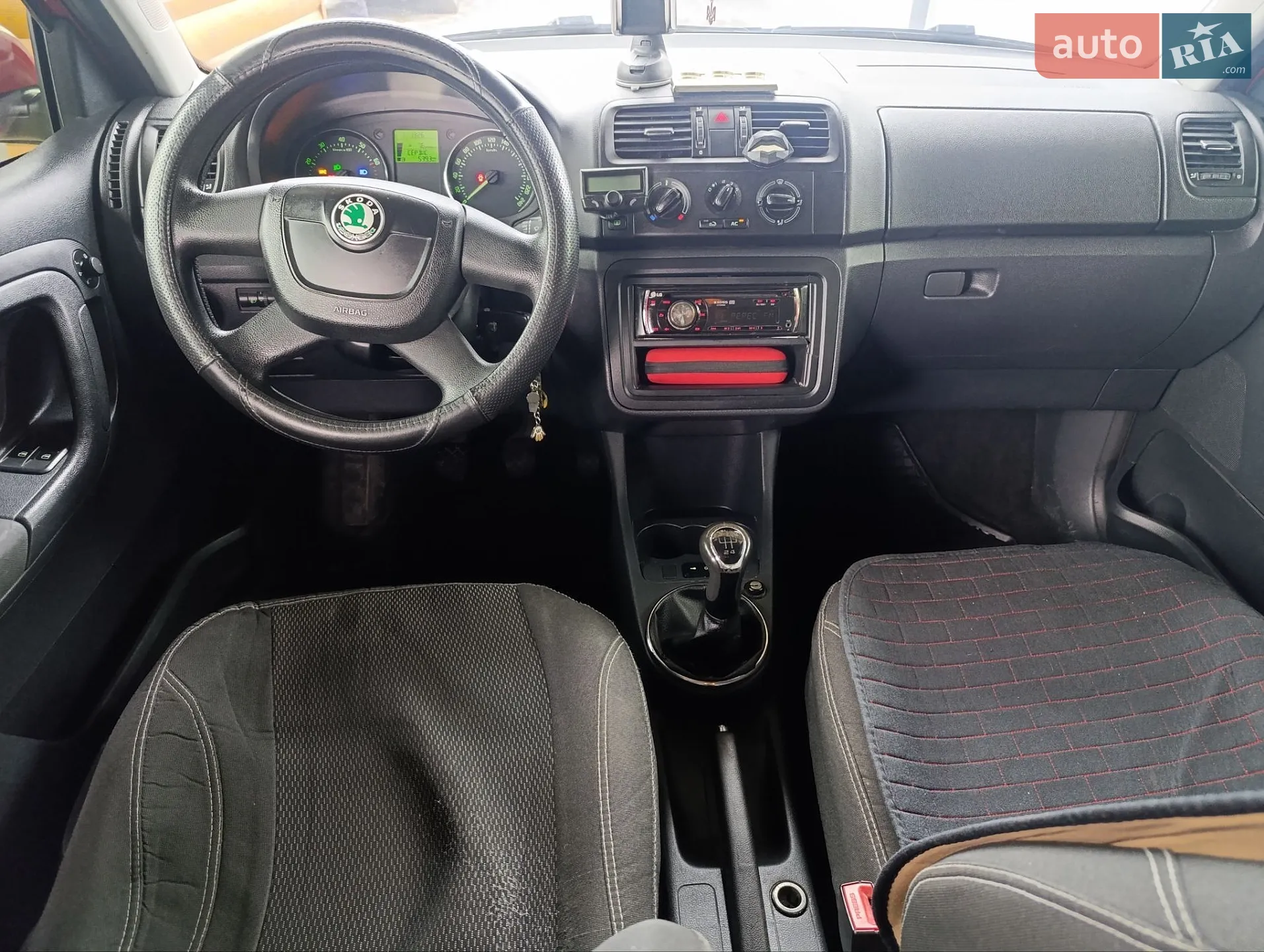 2011 Skoda Fabia - мініатюра 12