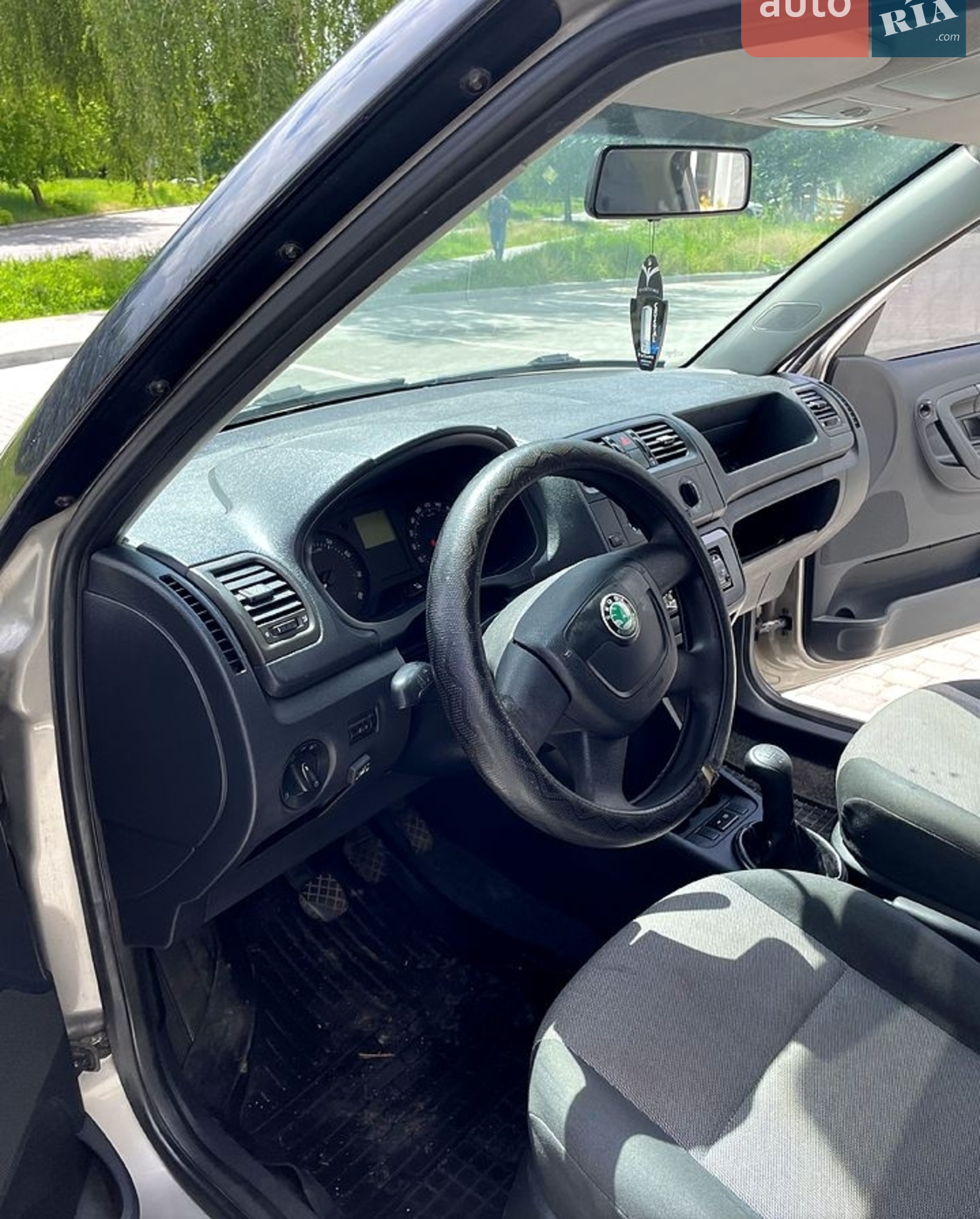 2010 Skoda Fabia - мініатюра 3