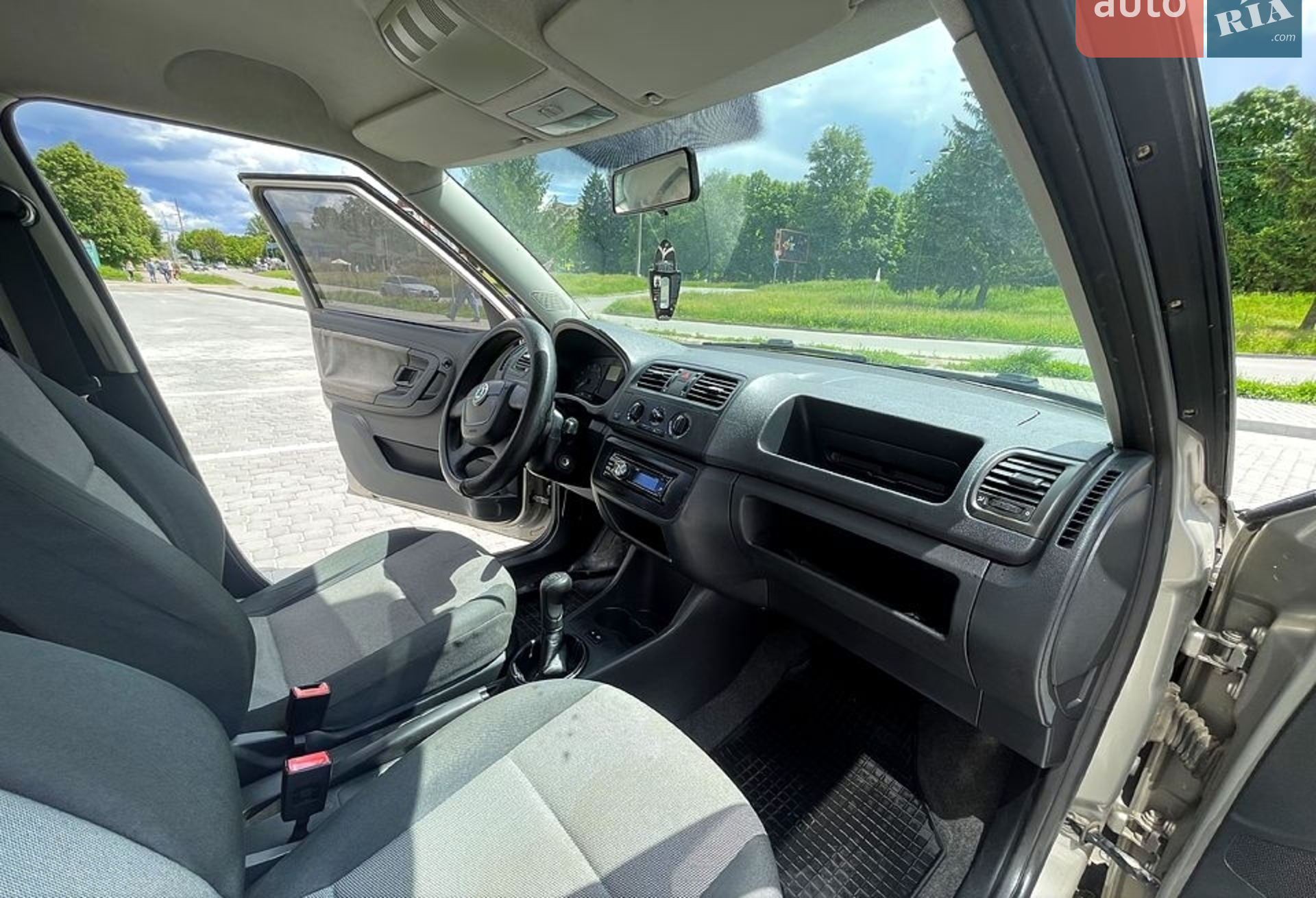2010 Skoda Fabia - мініатюра 8