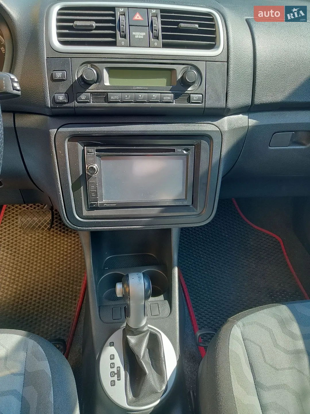 2010 Skoda Fabia - мініатюра 12