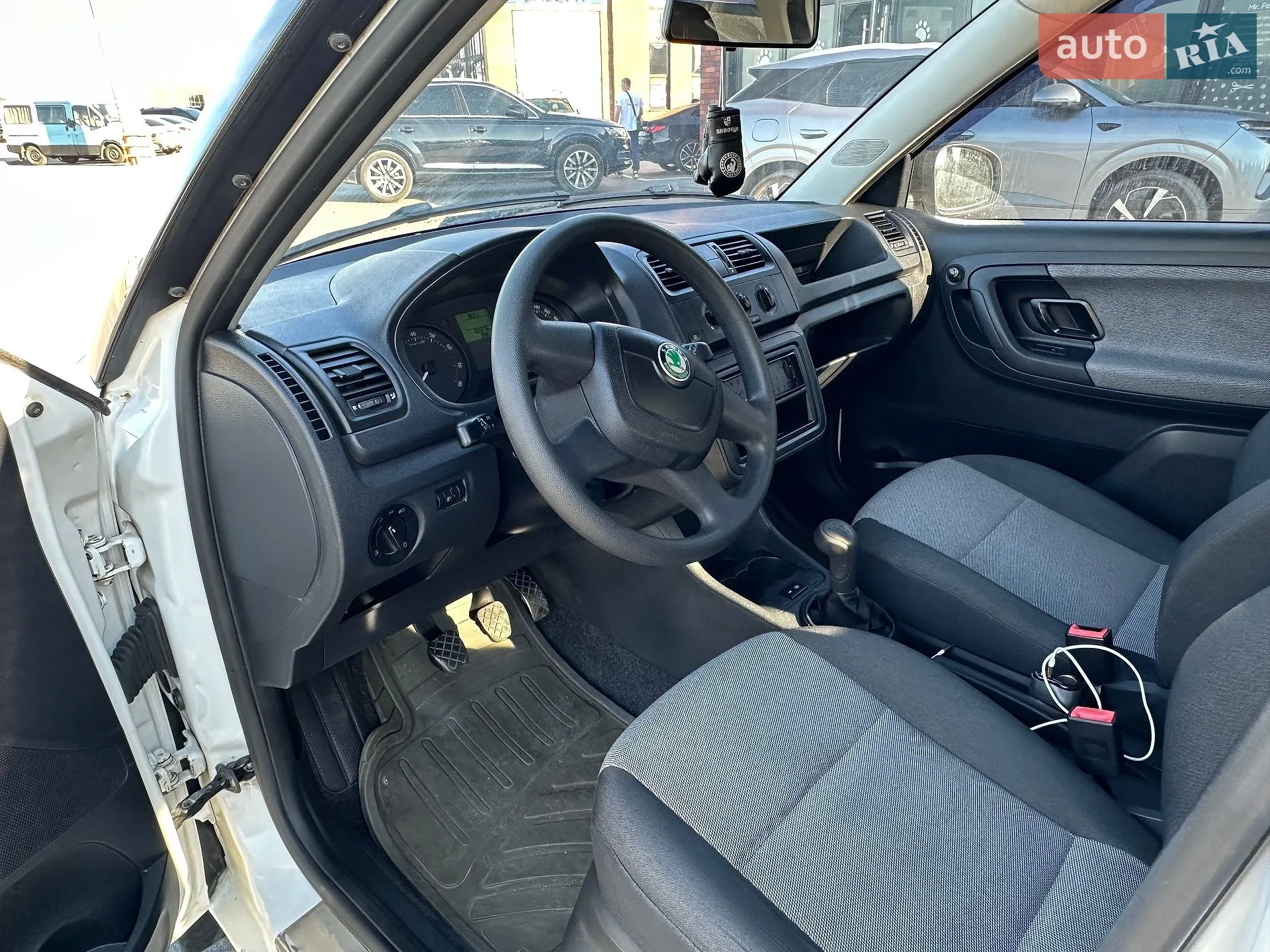 2011 Skoda Fabia - мініатюра 9
