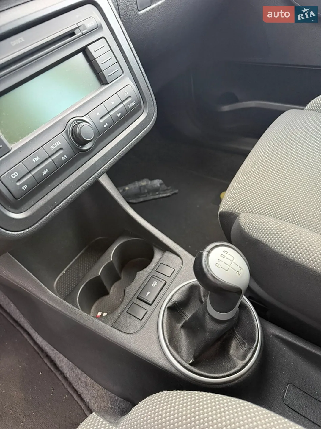 2010 Skoda Fabia - мініатюра 12