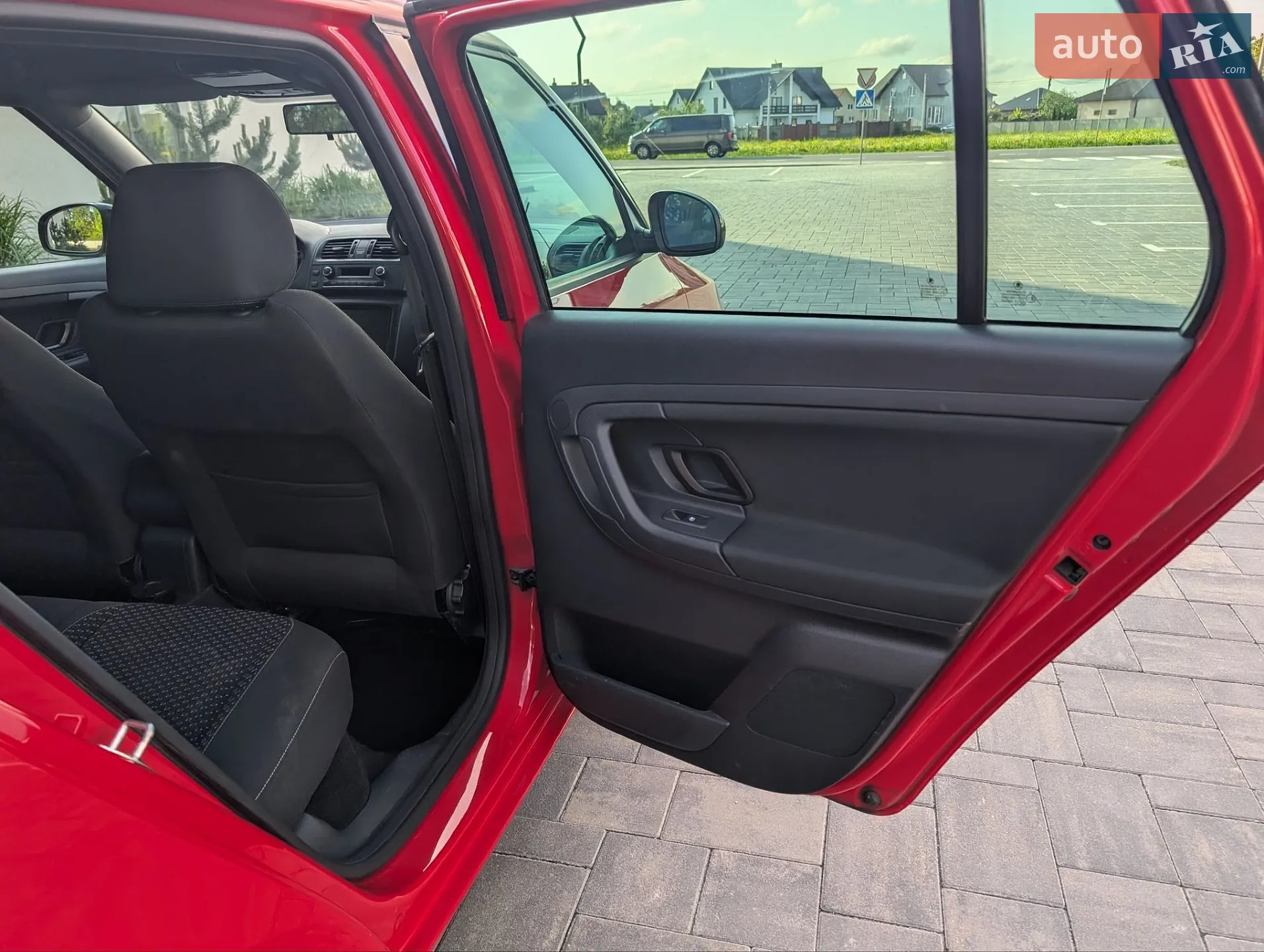 2011 Skoda Fabia - мініатюра 53