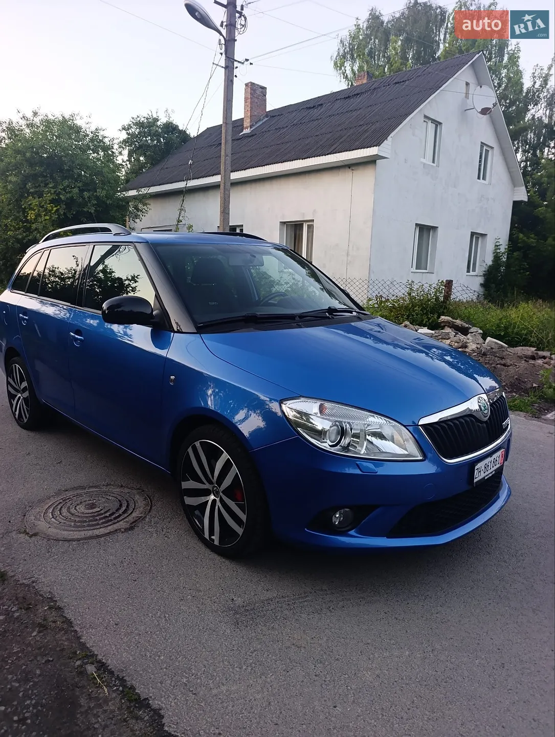 2011 Skoda Fabia - мініатюра 2