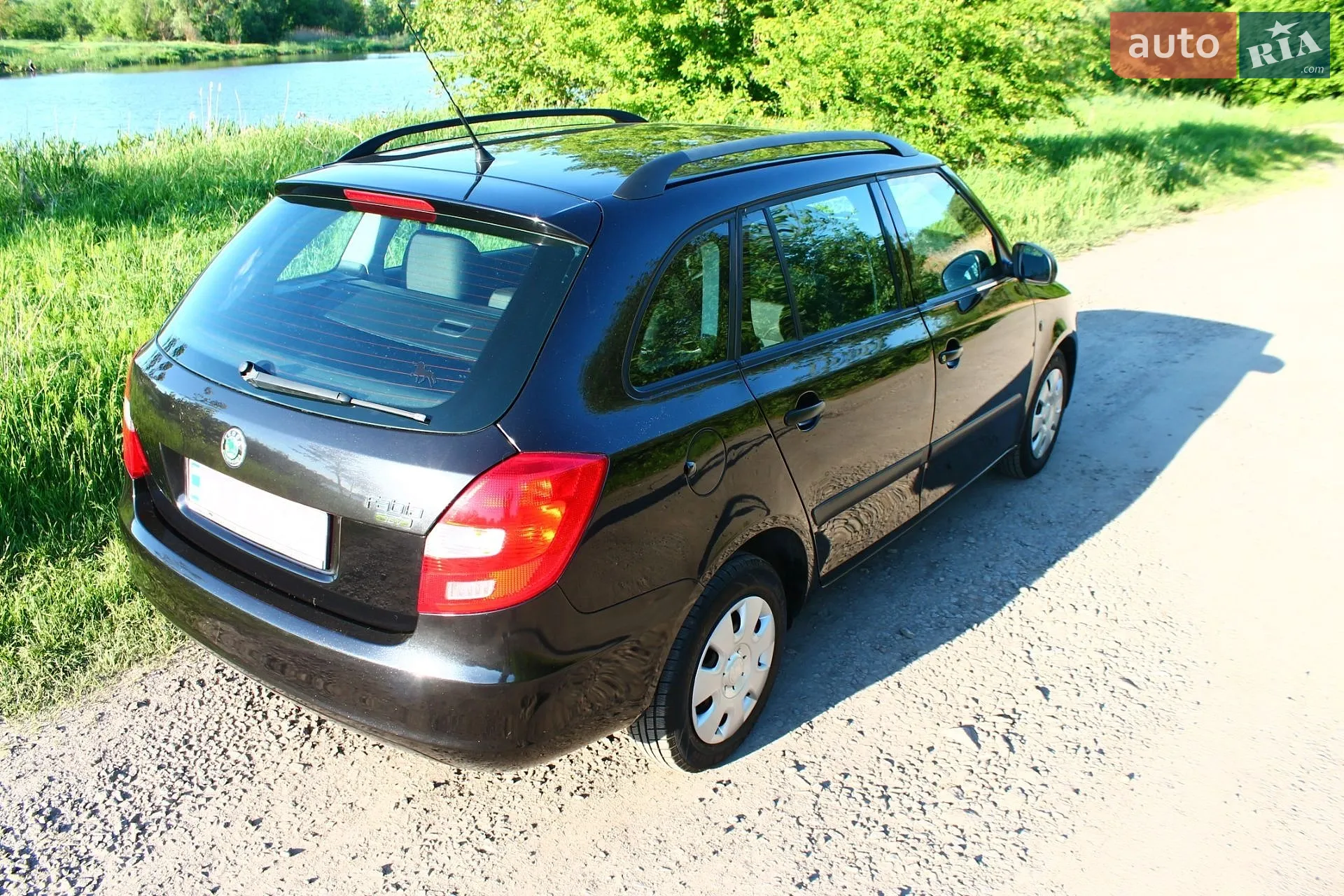 2010 Skoda Fabia - мініатюра 3