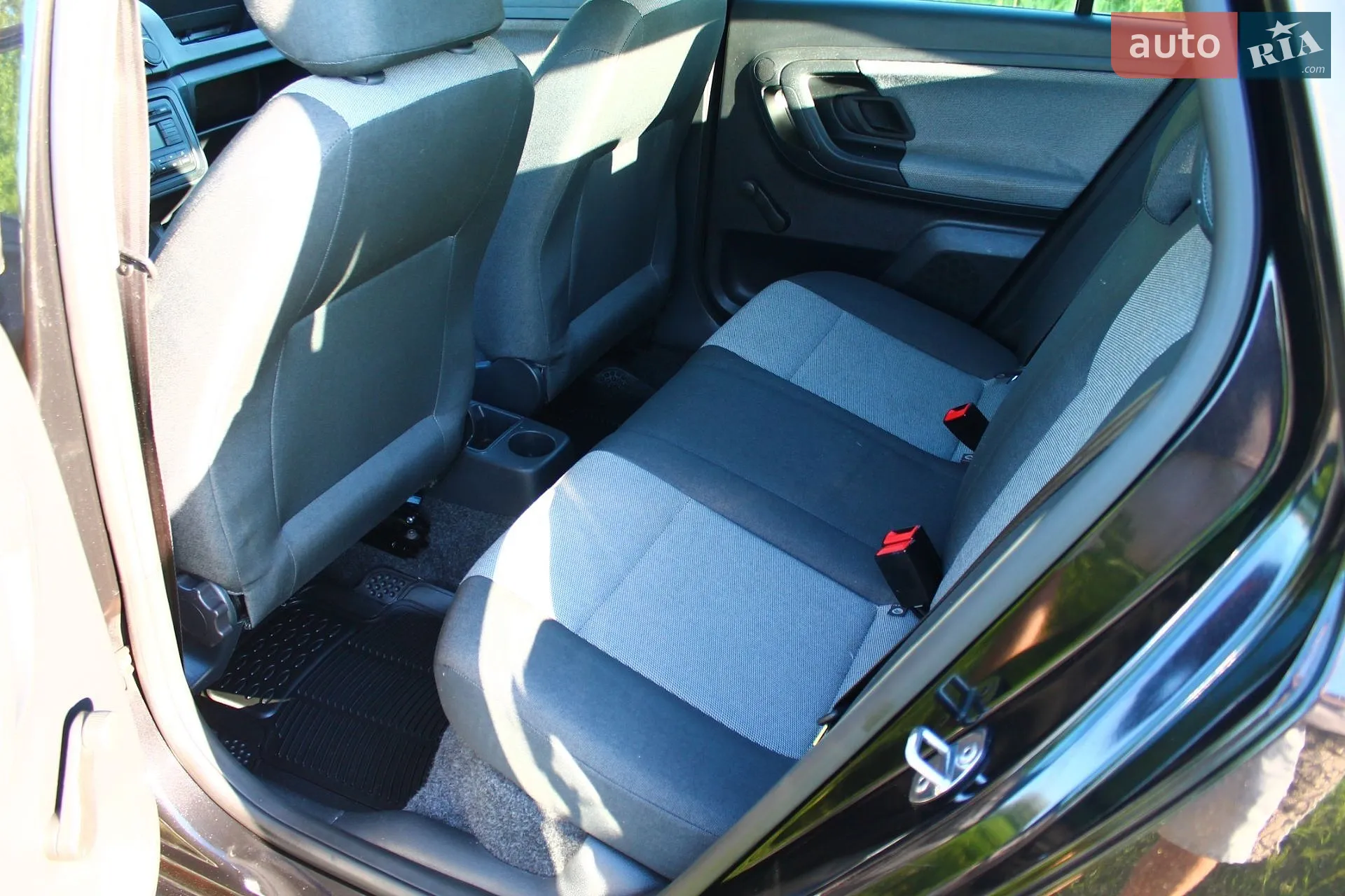 2010 Skoda Fabia - мініатюра 39