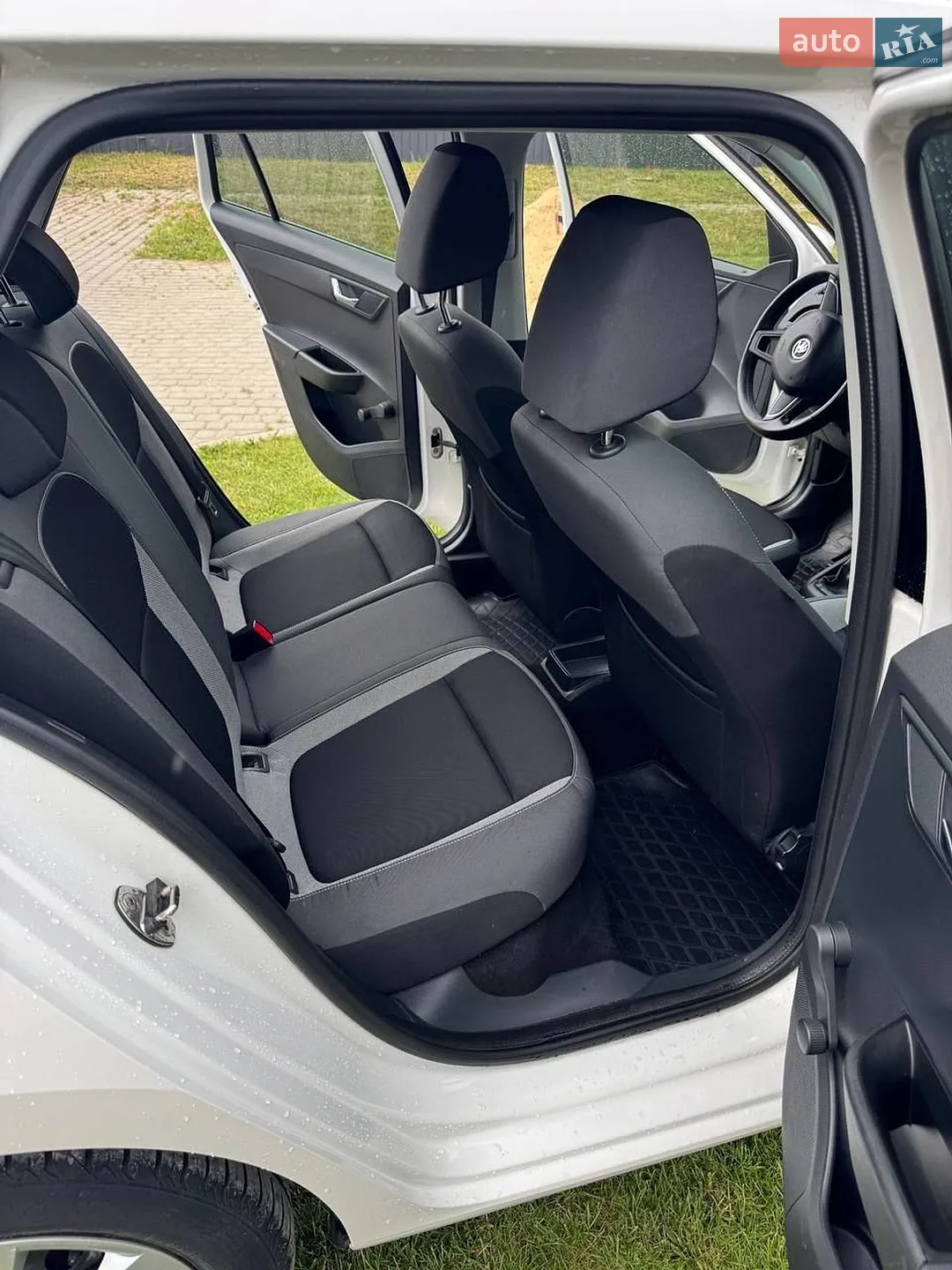 2016 Skoda Fabia - мініатюра 10