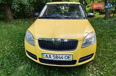 Хэтчбек Skoda Fabia 2008 в Киеве