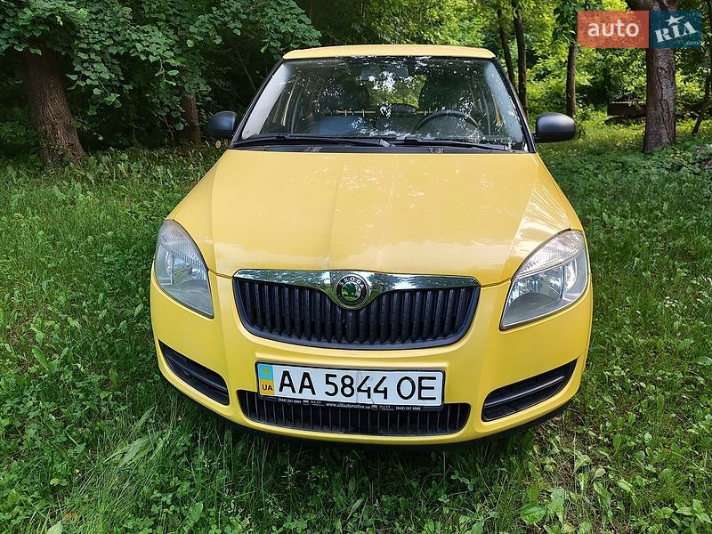 Хэтчбек Skoda Fabia 2008 в Киеве