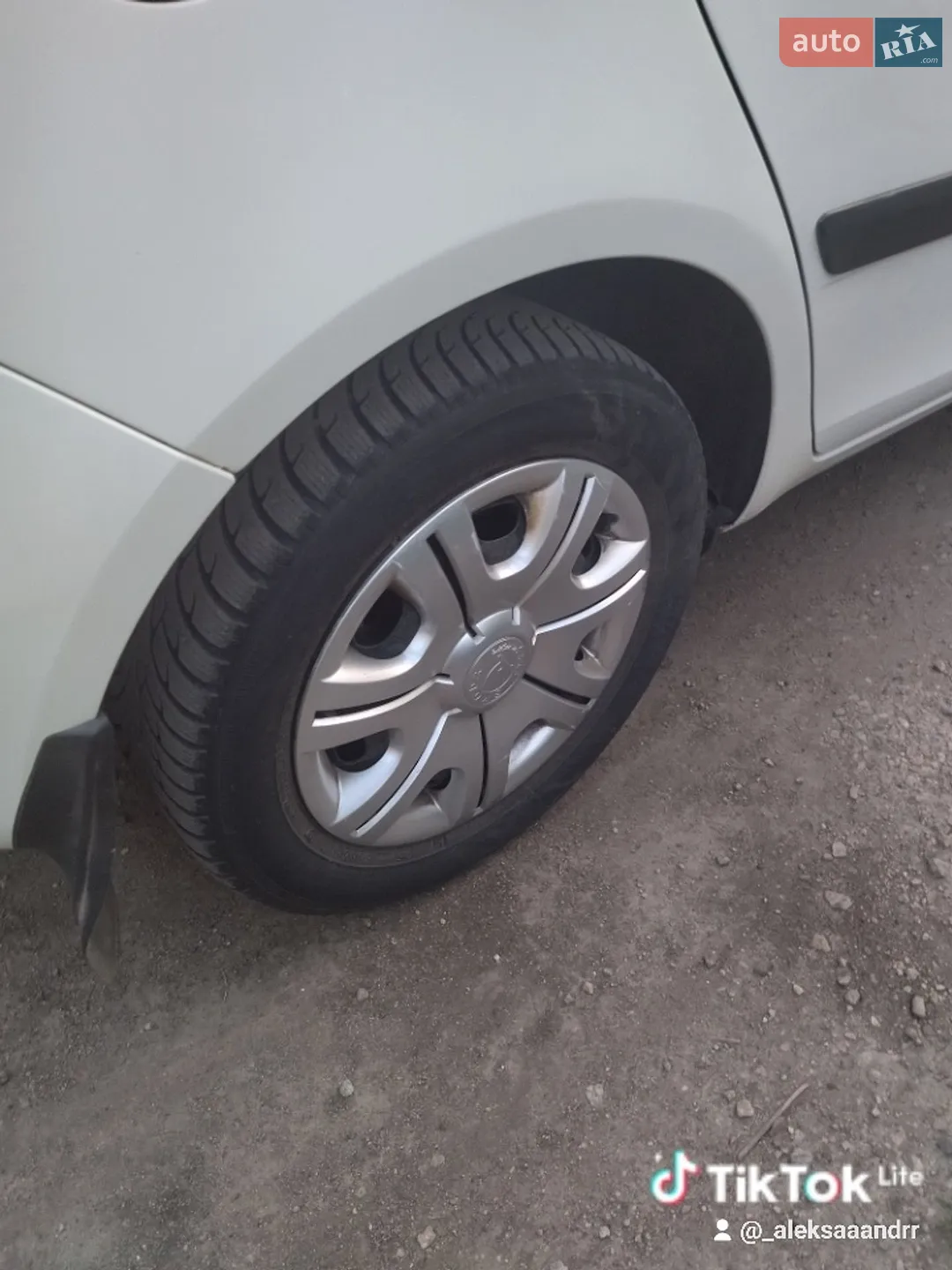 2010 Skoda Fabia - мініатюра 5
