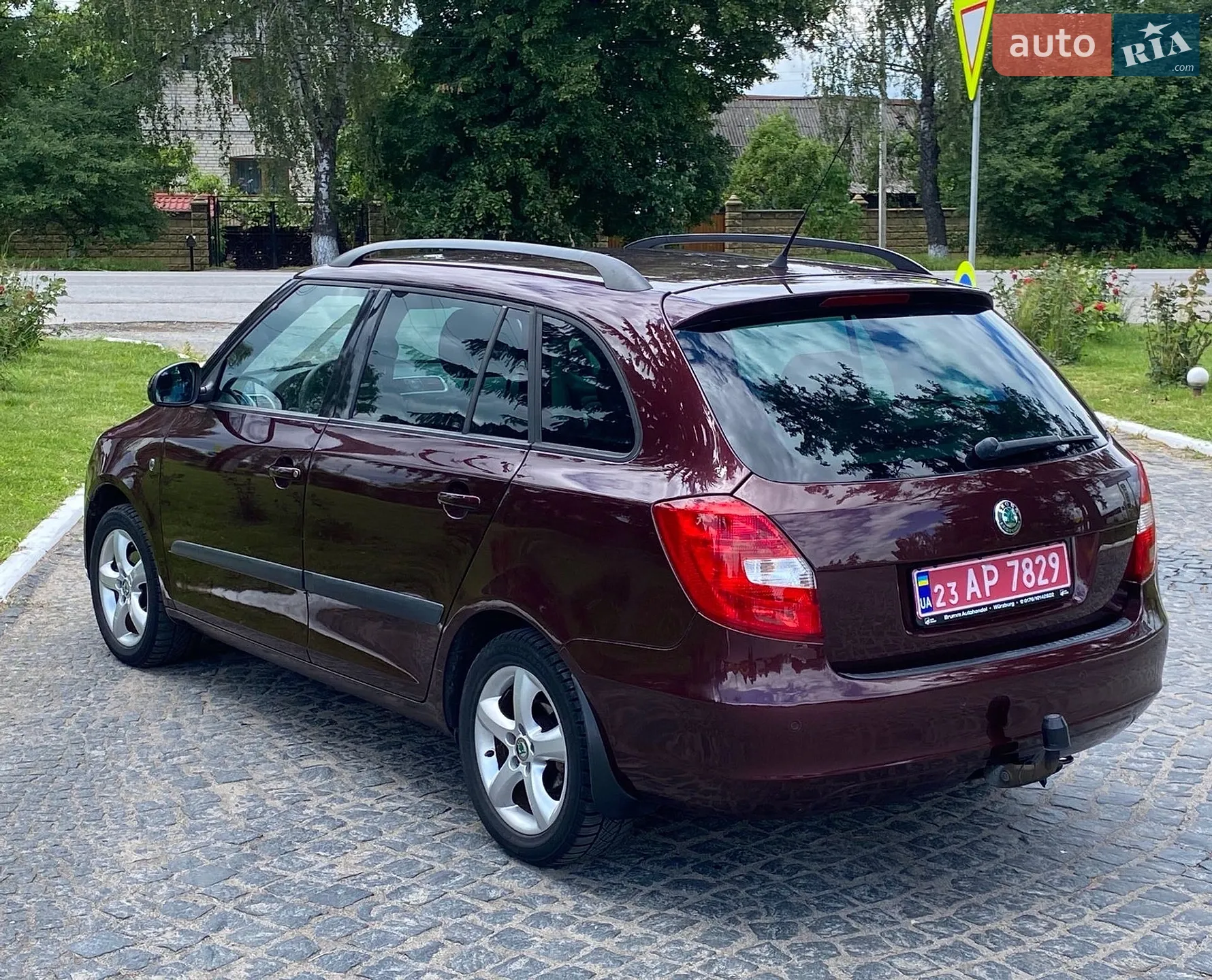 2010 Skoda Fabia - мініатюра 4