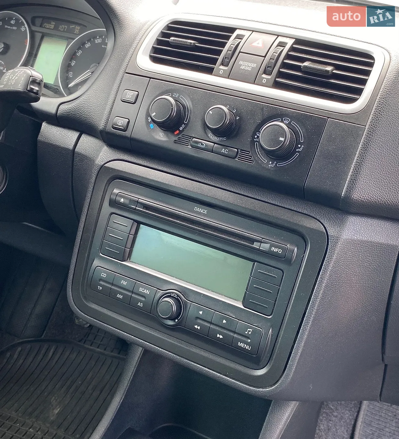 2010 Skoda Fabia - мініатюра 9