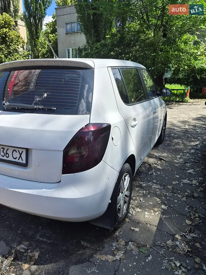 2013 Skoda Fabia - мініатюра 9