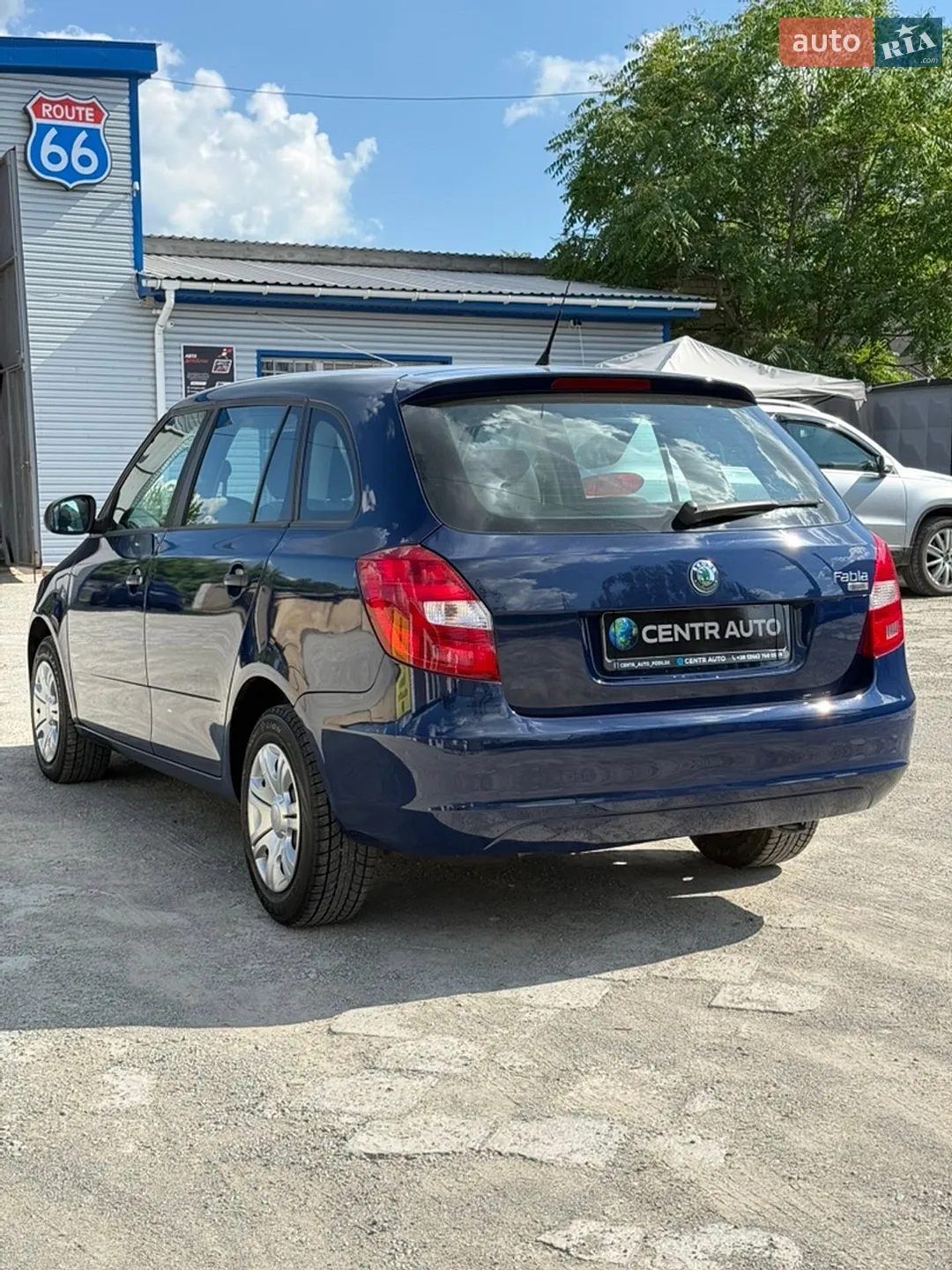 2010 Skoda Fabia - мініатюра 3
