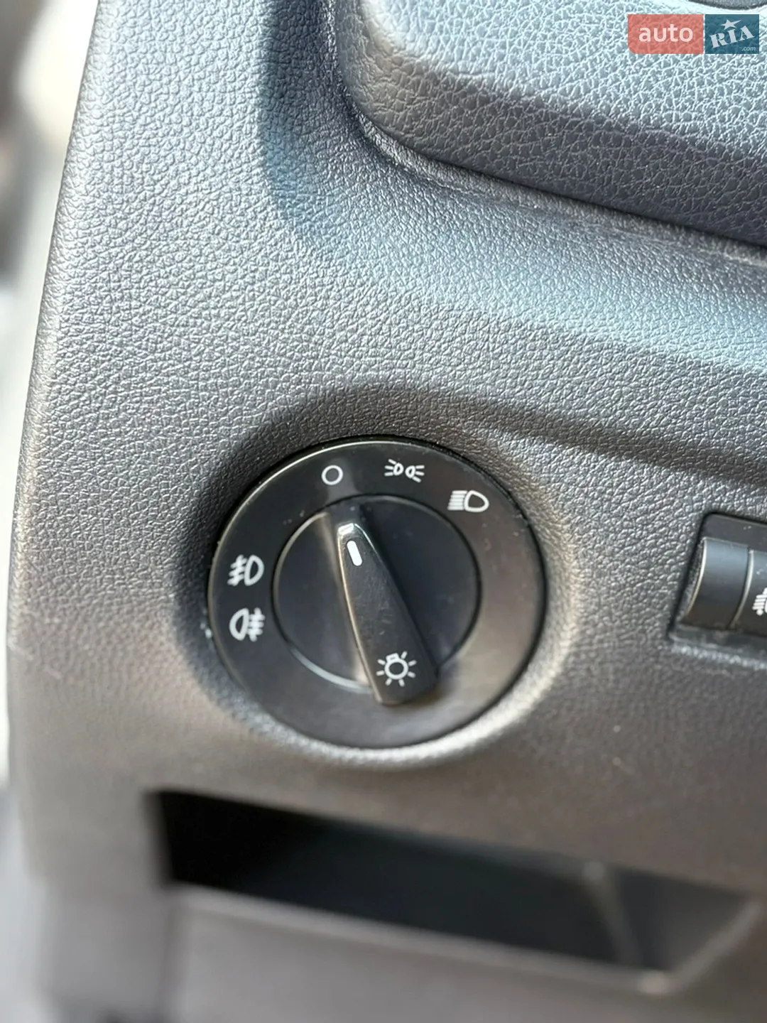 2013 Skoda Fabia - мініатюра 10