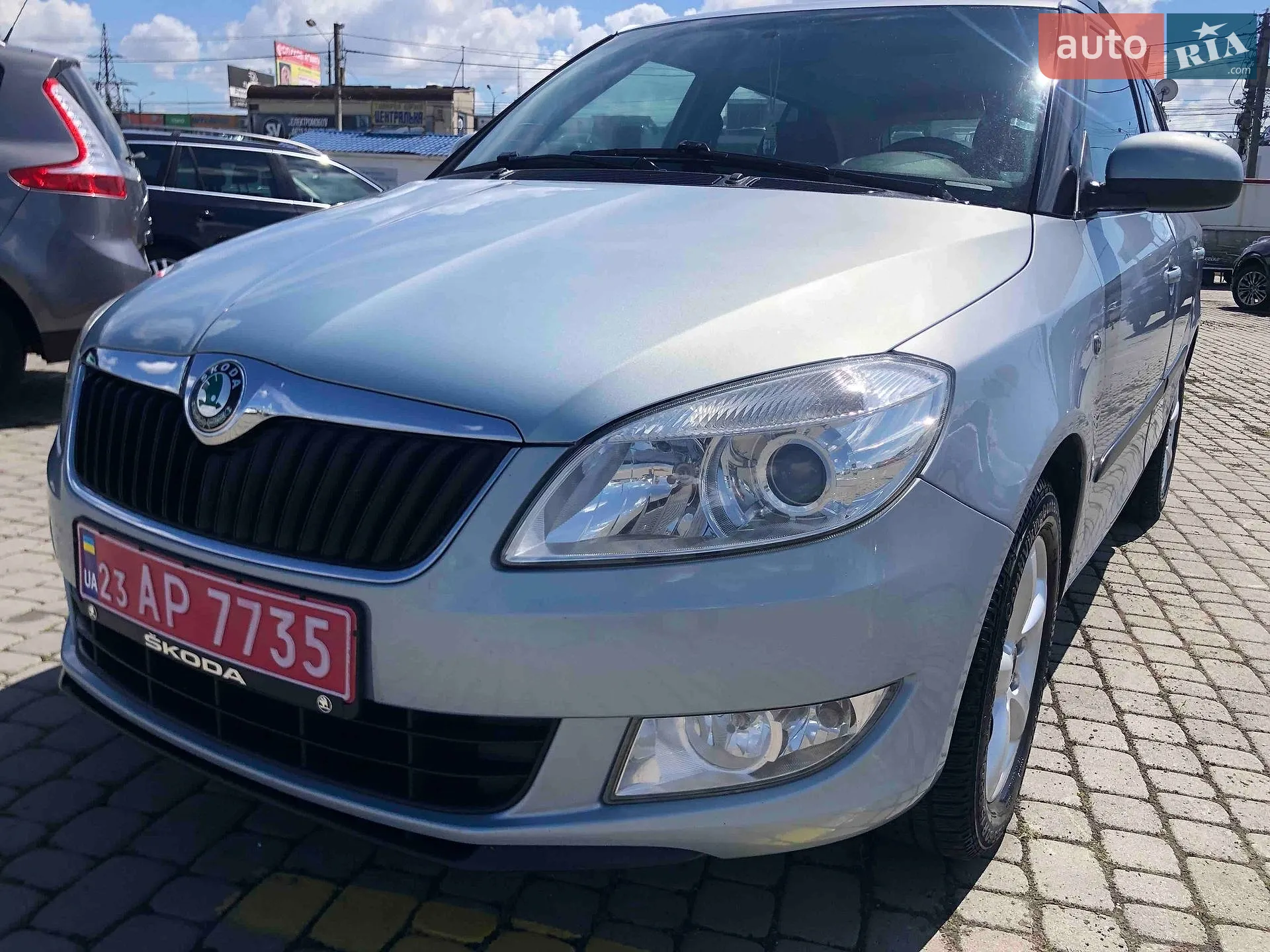 2011 Skoda Fabia - мініатюра 3