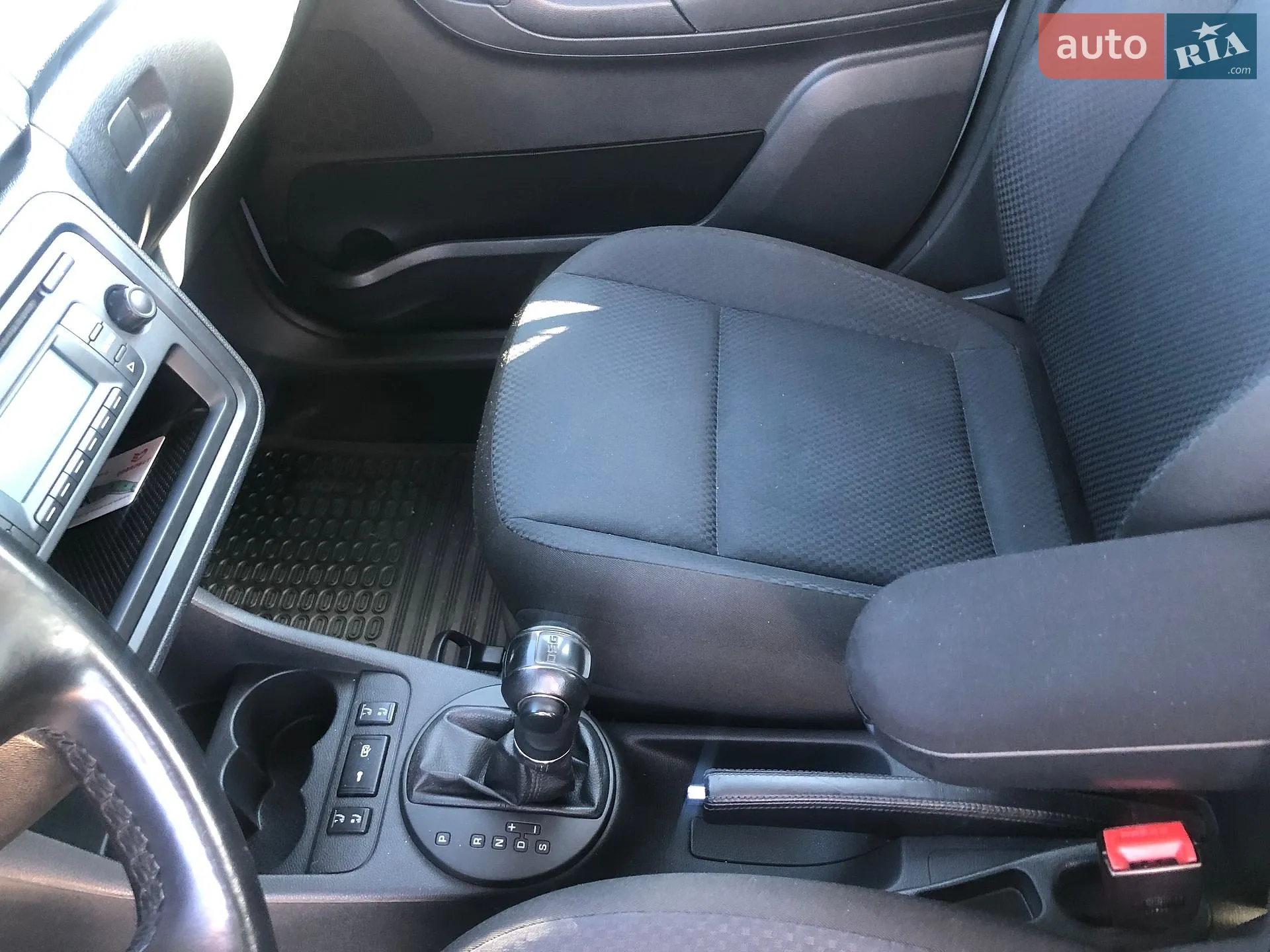 2011 Skoda Fabia - мініатюра 38
